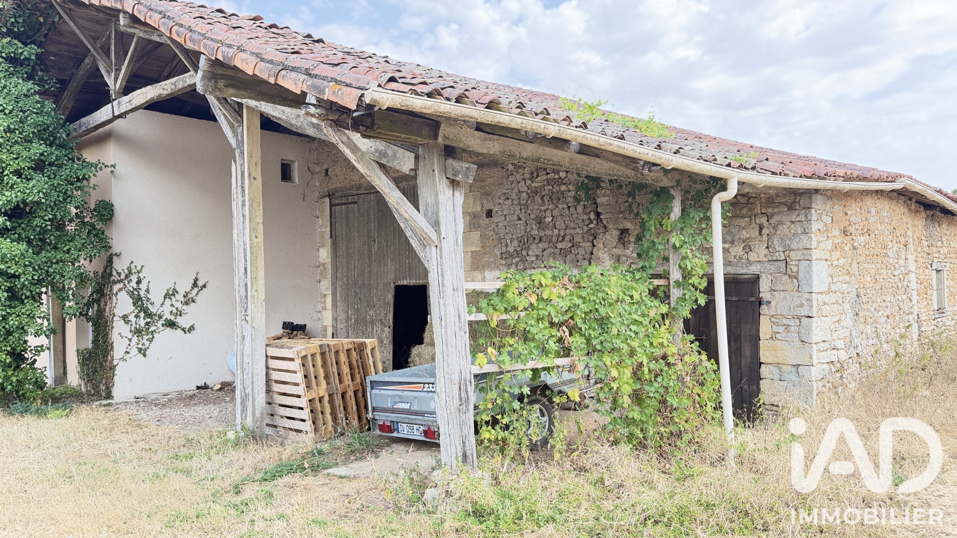 Vente maison à Champagné-Saint-Hilaire (86160) : maison de campagne 6 pièces 140 m² - 2109785 — 6