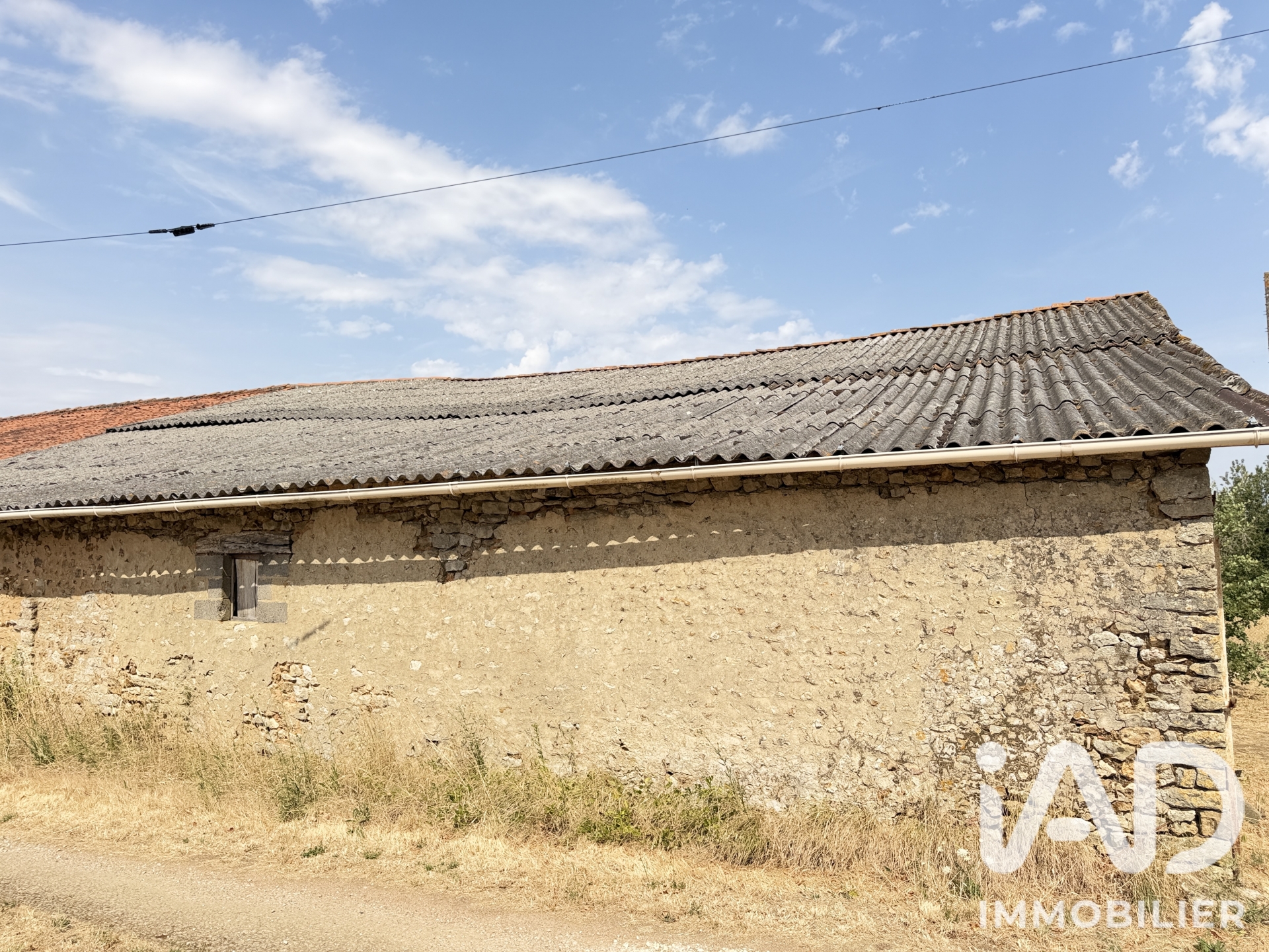 Vente maison à Champagné-Saint-Hilaire (86160) : maison de campagne 6 pièces 140 m² - 2109785 — 10