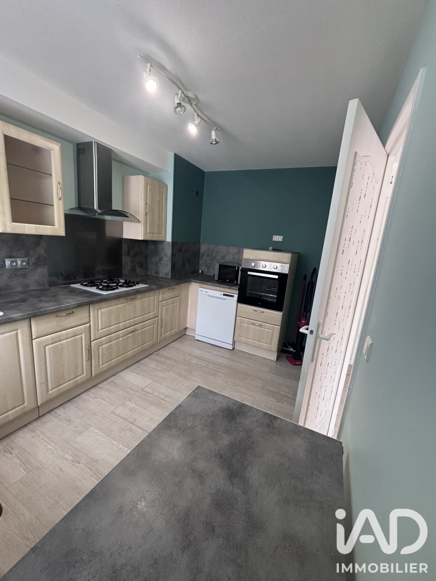 Vente maison à Yzeure (03400) : maison traditionnelle 4 pièces 107 m² - 2101801 — 10