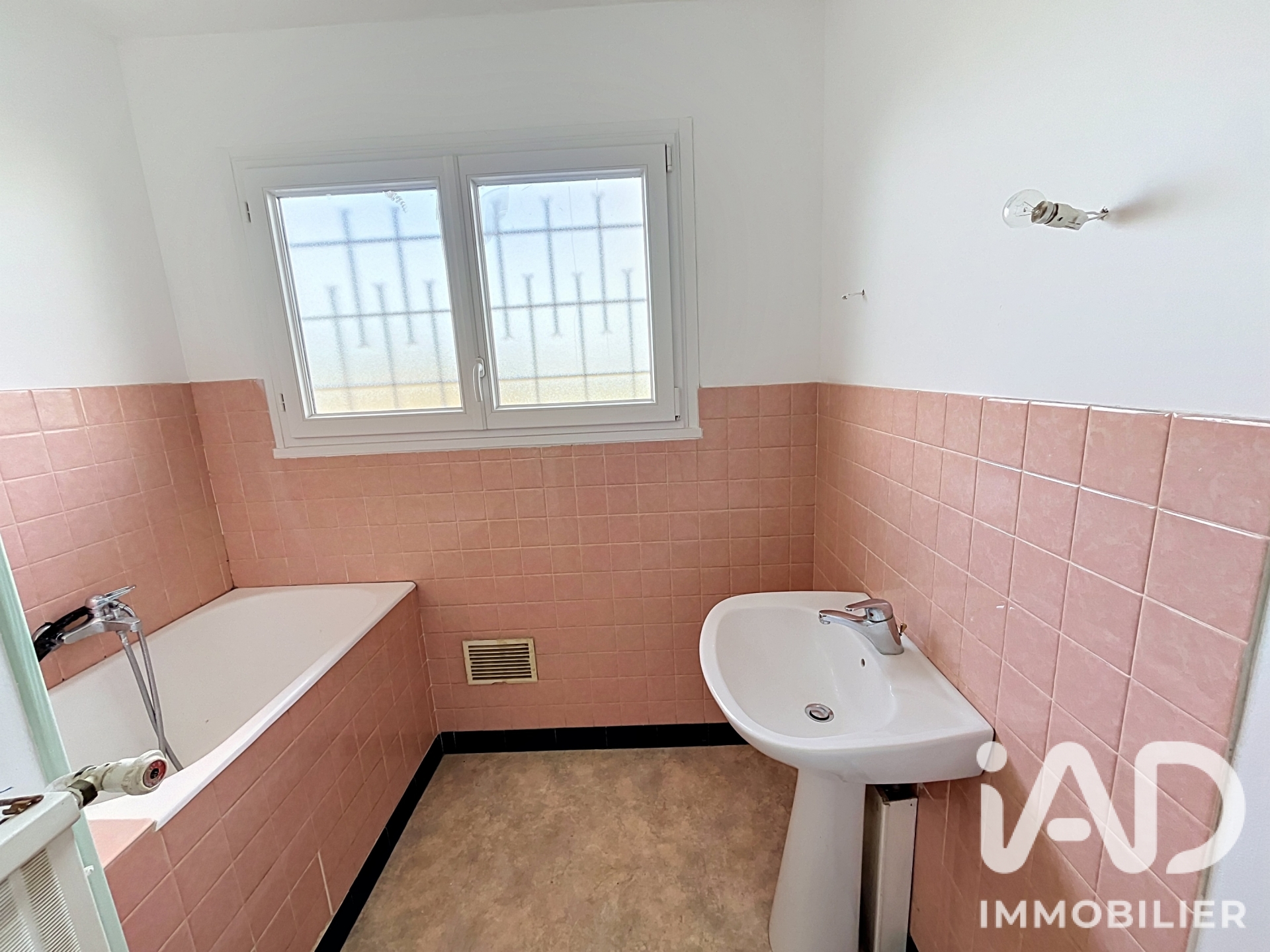 Vente maison à Cenon-sur-Vienne (86530) : maison traditionnelle 8 pièces 138 m² - 2100480 — 14