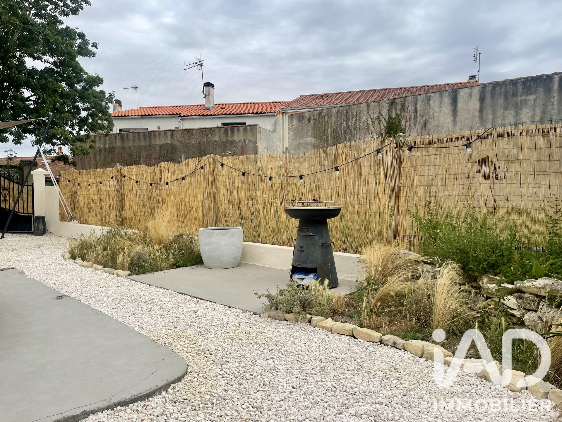 Vente maison à Saint-Xandre (17138) : maison de village 3 pièces 70 m² - 2095922 — 17