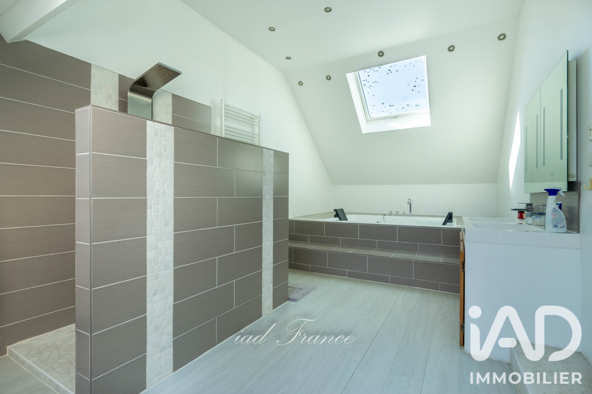 Vente maison à Orgeval (78630) : maison 8 pièces 230 m² - 2102396 — 16