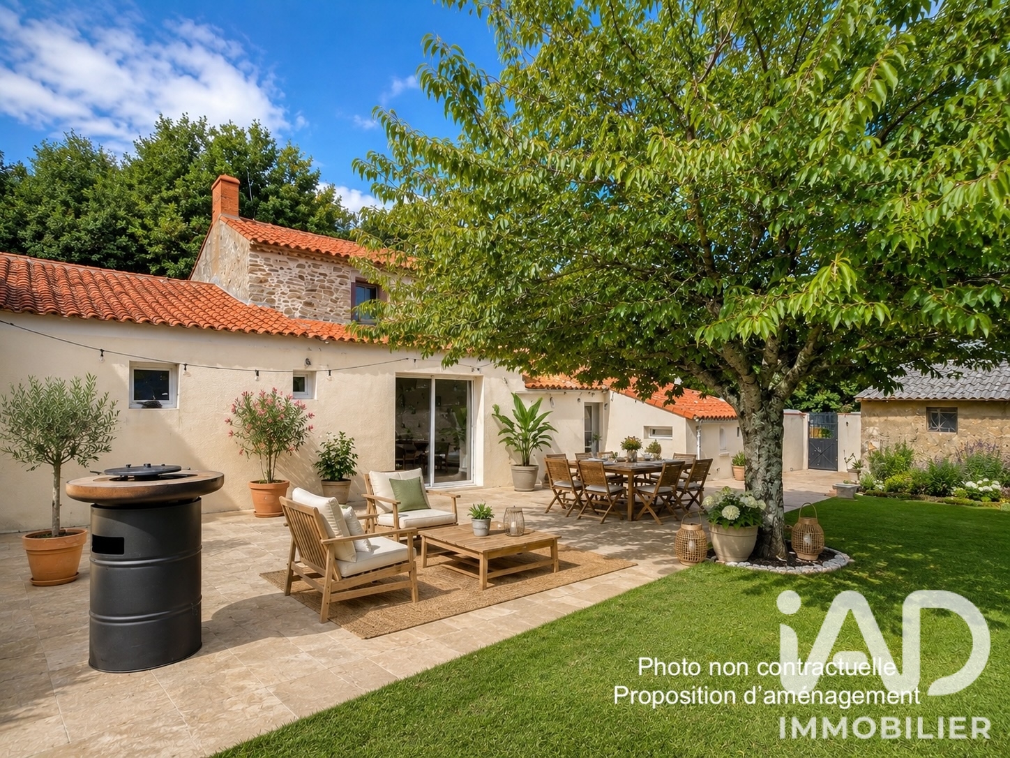 Maison à vendre à Sainte Flaive des Loups — 349 900 € — IAD France
