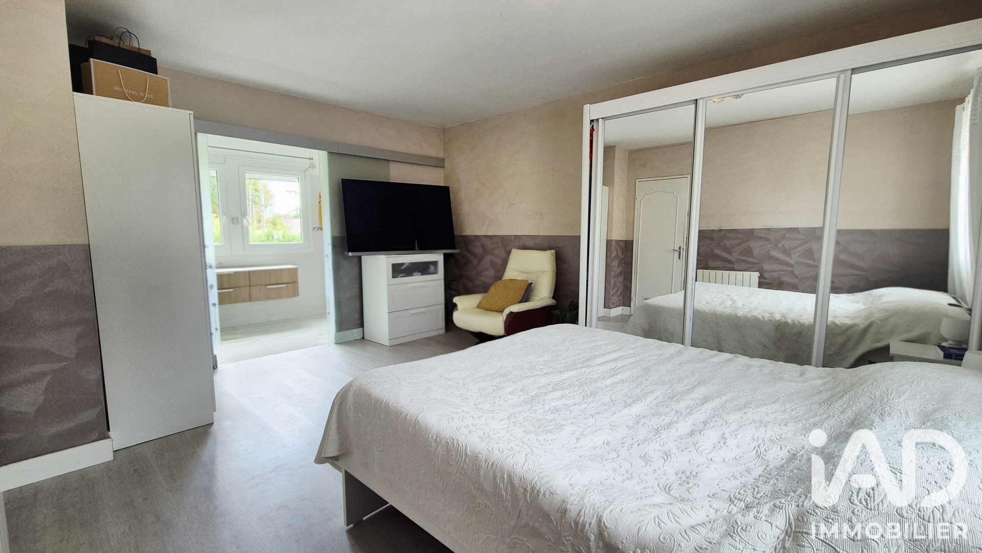 Vente maison à Roissy-en-Brie (77680) : maison traditionnelle 7 pièces 136 m² - 2100262 — 10