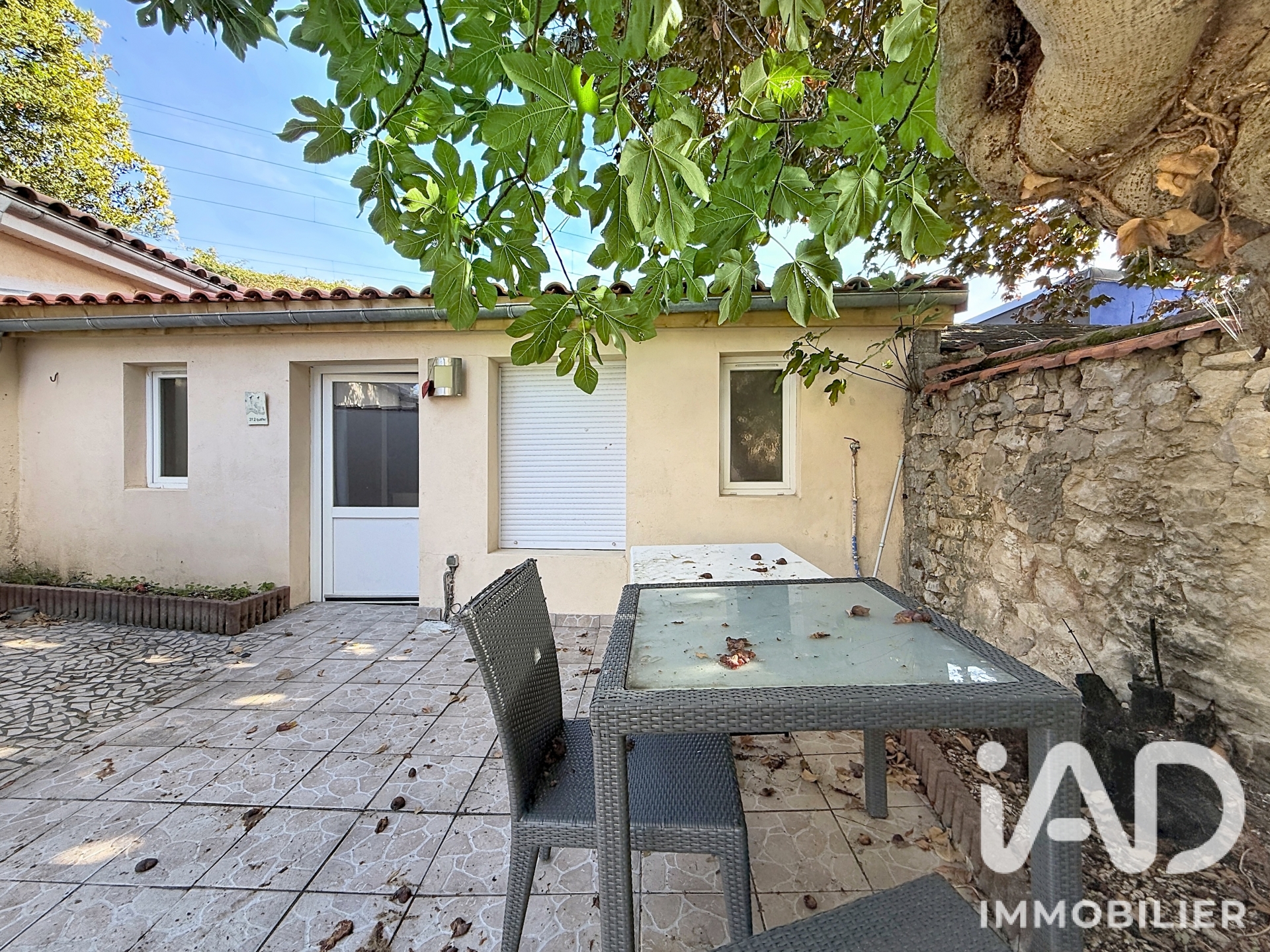 Maison à louer à La Rochelle — 700 € — IAD France