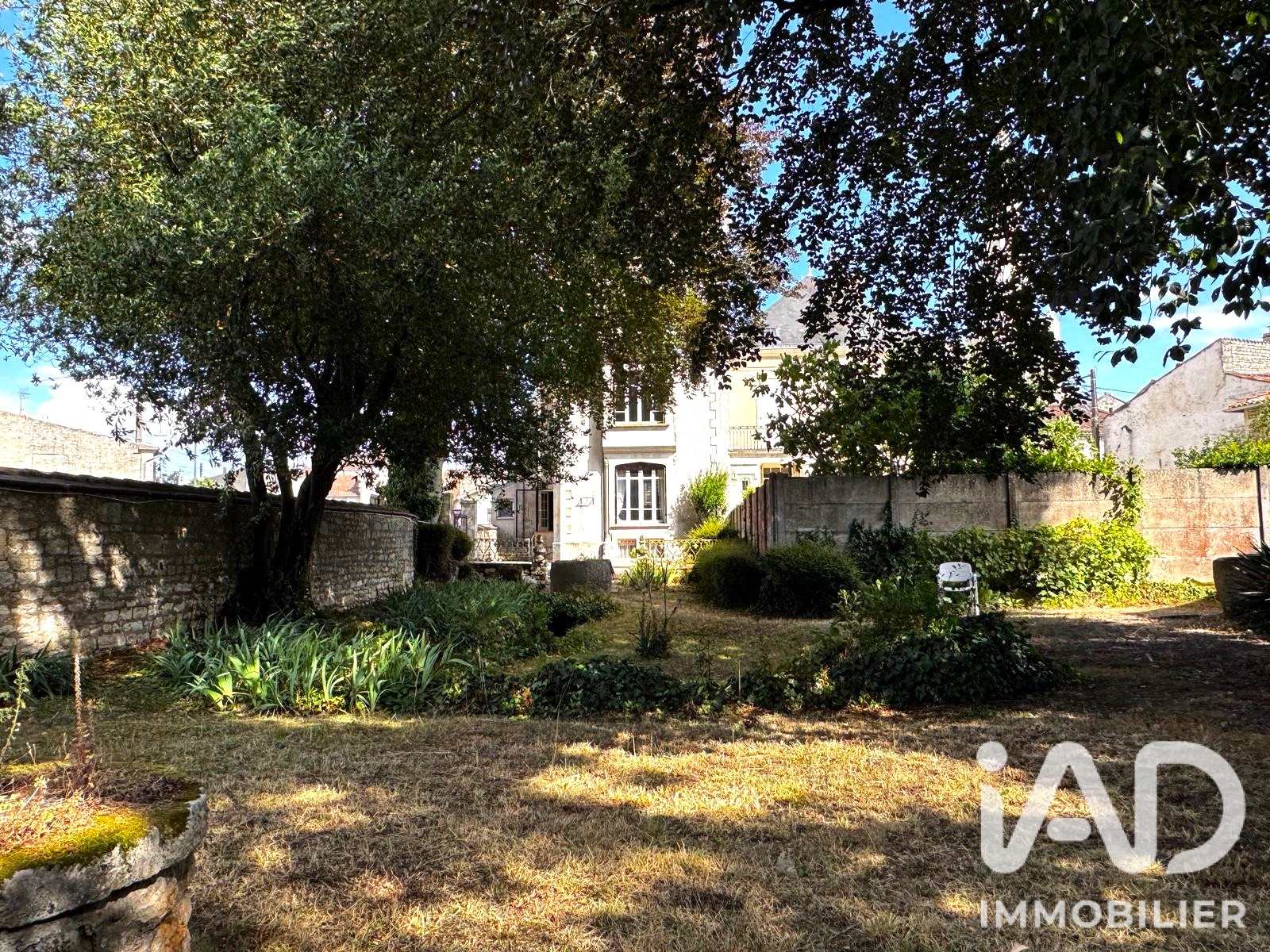 Vente maison à Fontenay-le-Comte (85200) : demeure 7 pièces 189 m² - 2103551 — 21