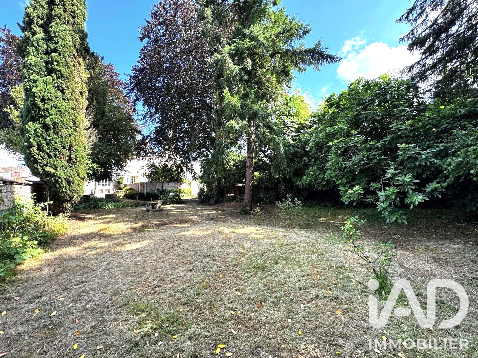 Vente maison à Fontenay-le-Comte (85200) : demeure 7 pièces 189 m² - 2103551 — 23