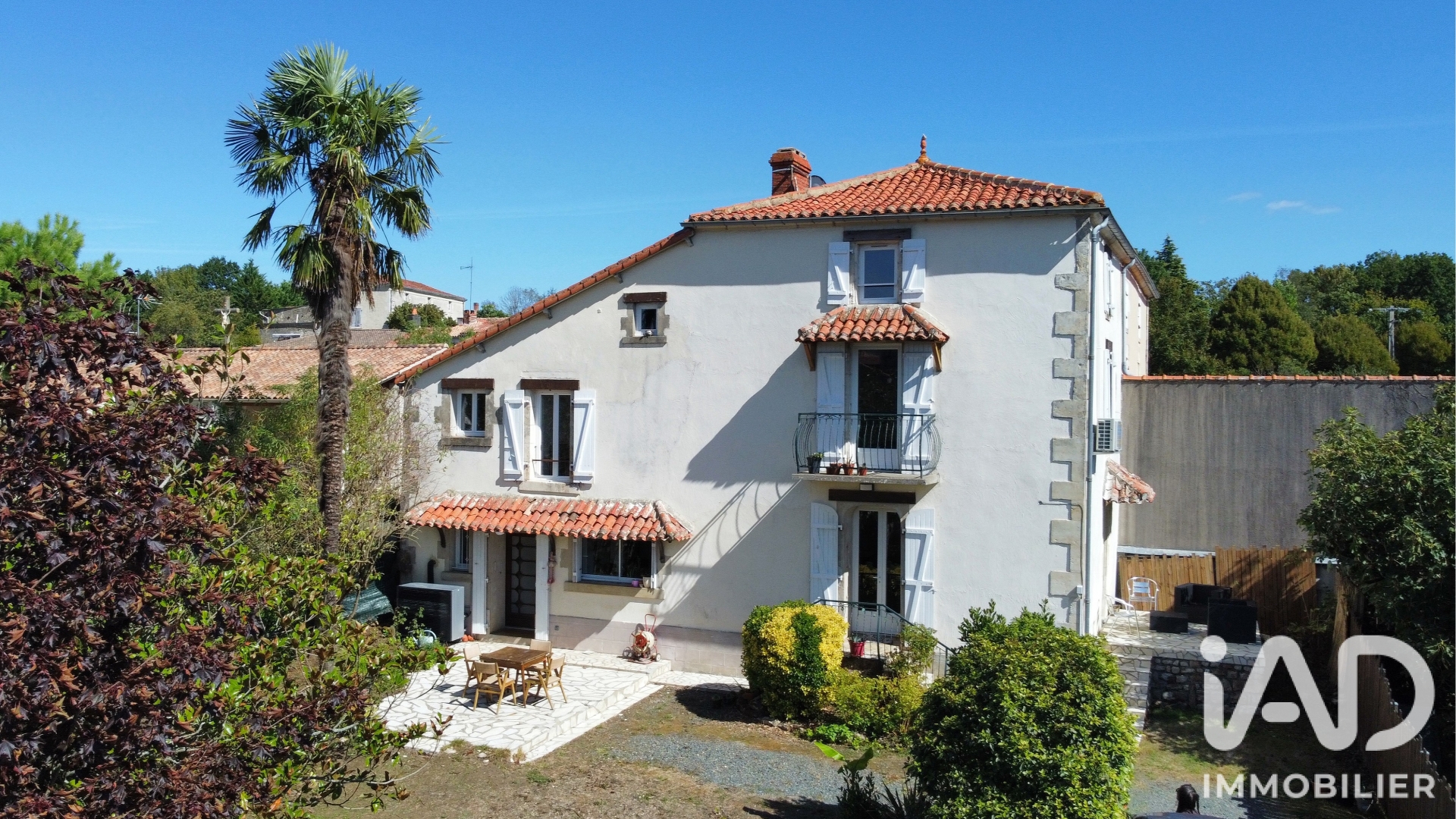 Maison à vendre à Fontenay-le-Comte — 199 000 € — IAD France