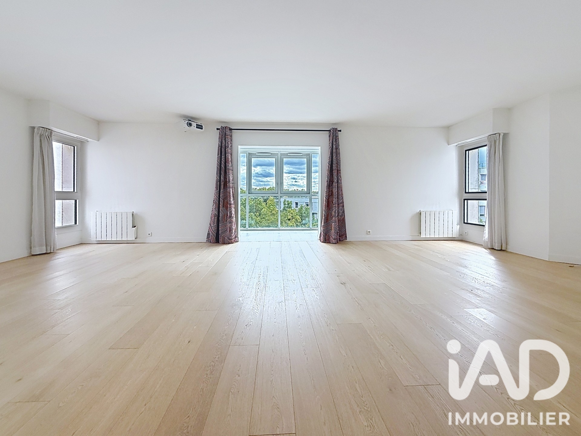 Appartement à vendre à Puteaux — 770 000 € — IAD France