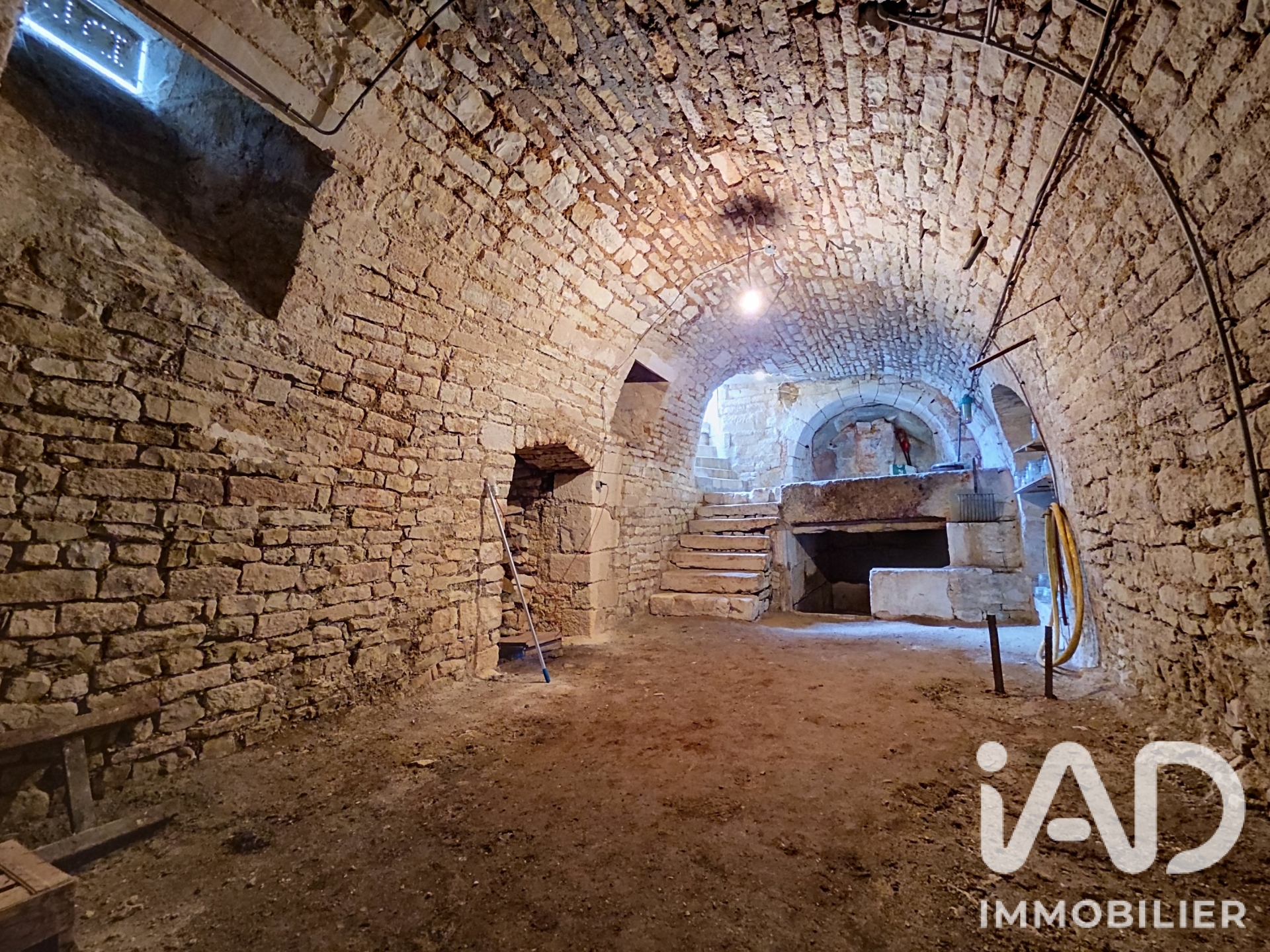 Vente maison à Saint-Bris-le-Vineux (89530) : maison de ville 4 pièces 85 m² - 2098255 — 11
