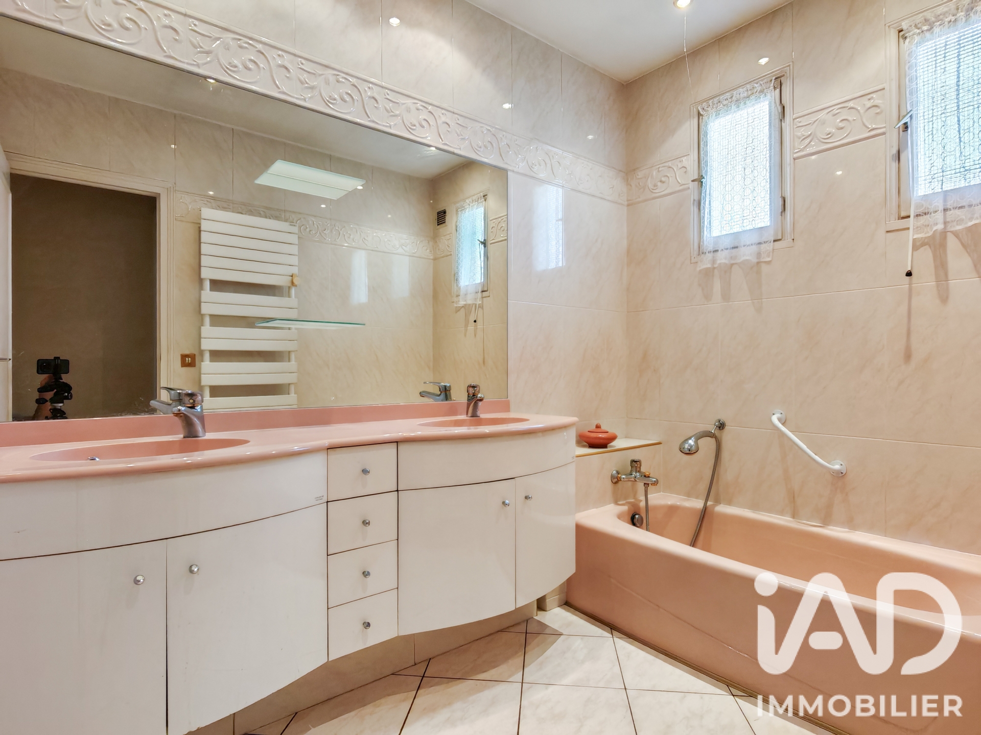 Vente maison à Chassieu (69680) : maison 5 pièces 240 m² - 2101537 — 13