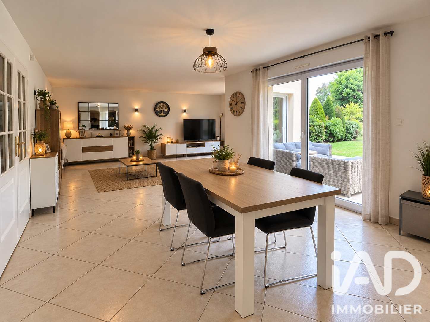 Vente maison à Crécy-la-Chapelle (77580) : maison traditionnelle 8 pièces 200 m² - 2104739 — 4