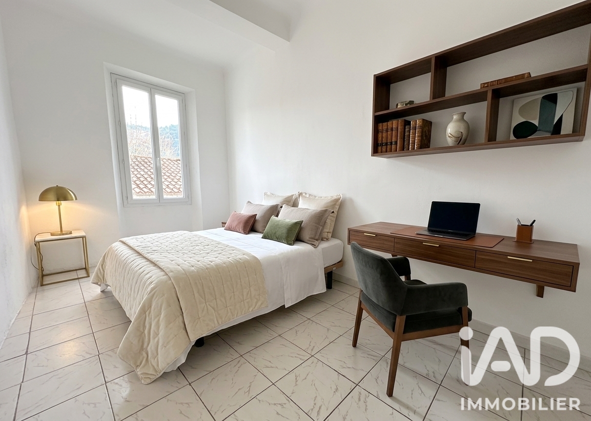 Vente maison à Cuers (83390) : maison de village 5 pièces 120 m² - 1929874 — 4