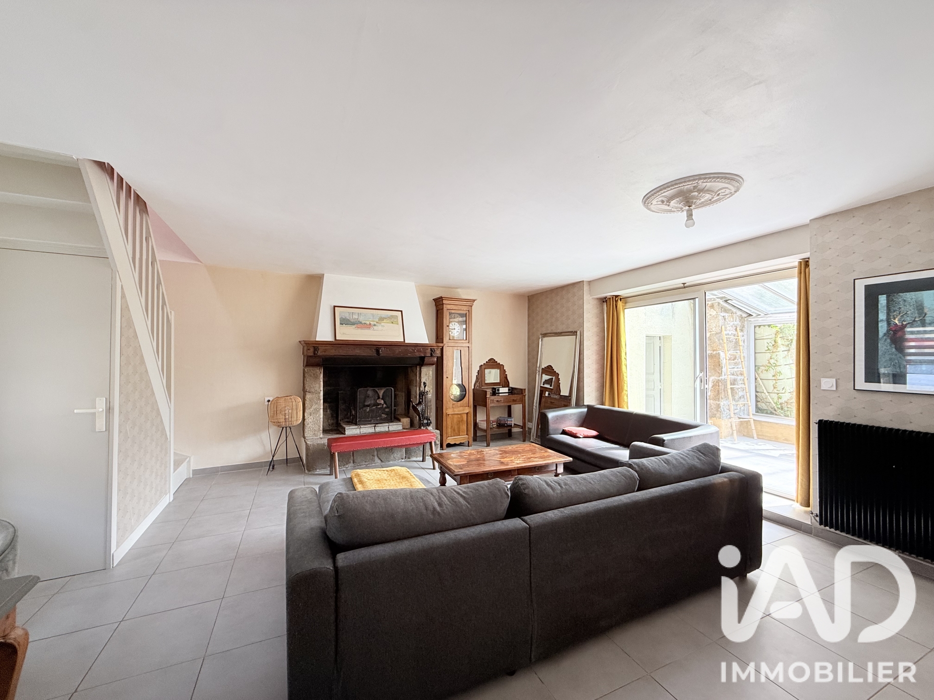 Maison à vendre à La Ville-ès-Nonais — 299 000 € — IAD France