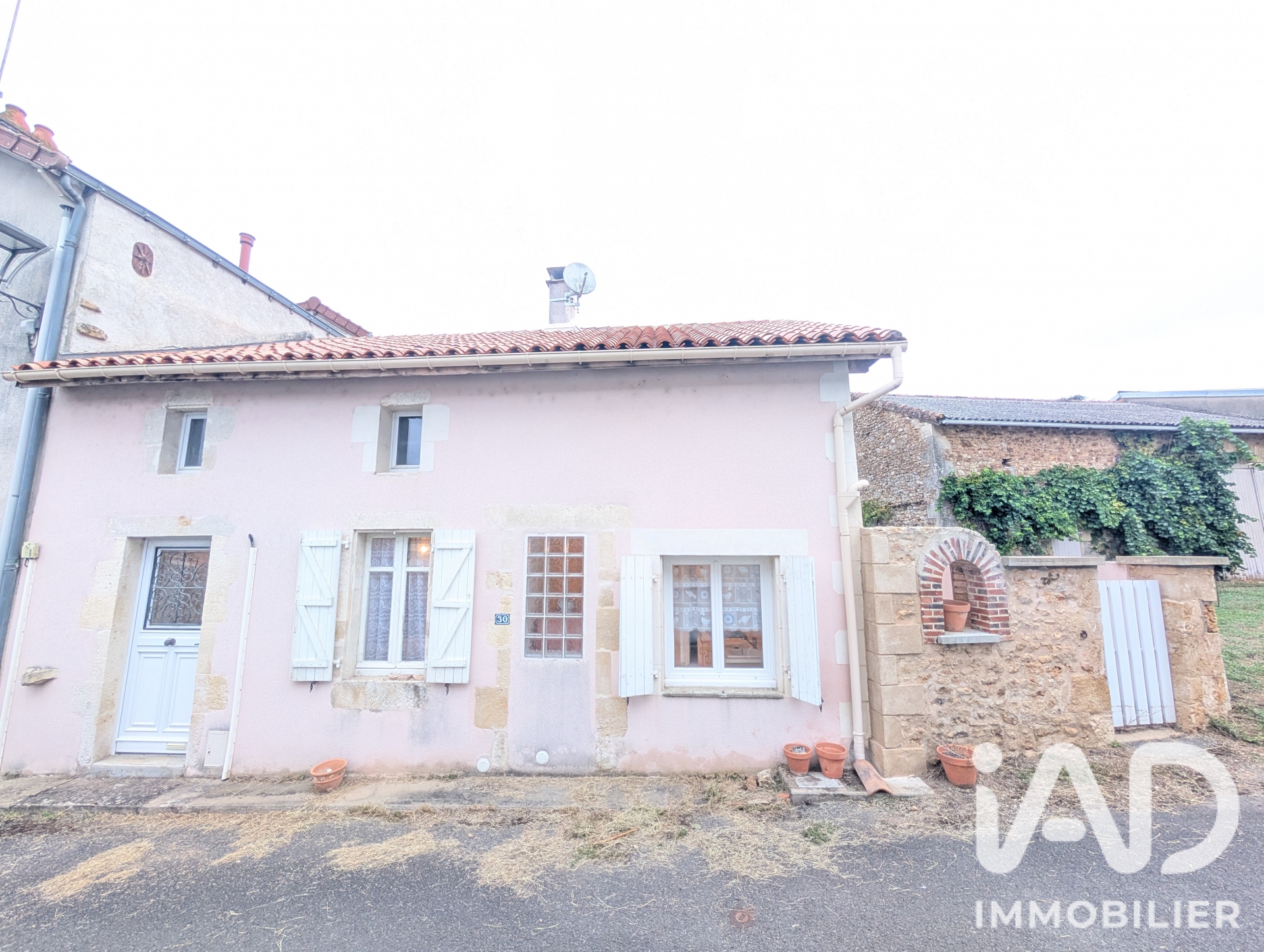 Vente maison à Mazerolles (86320) : maison de village 2 pièces 56 m² - 2105698 — 30