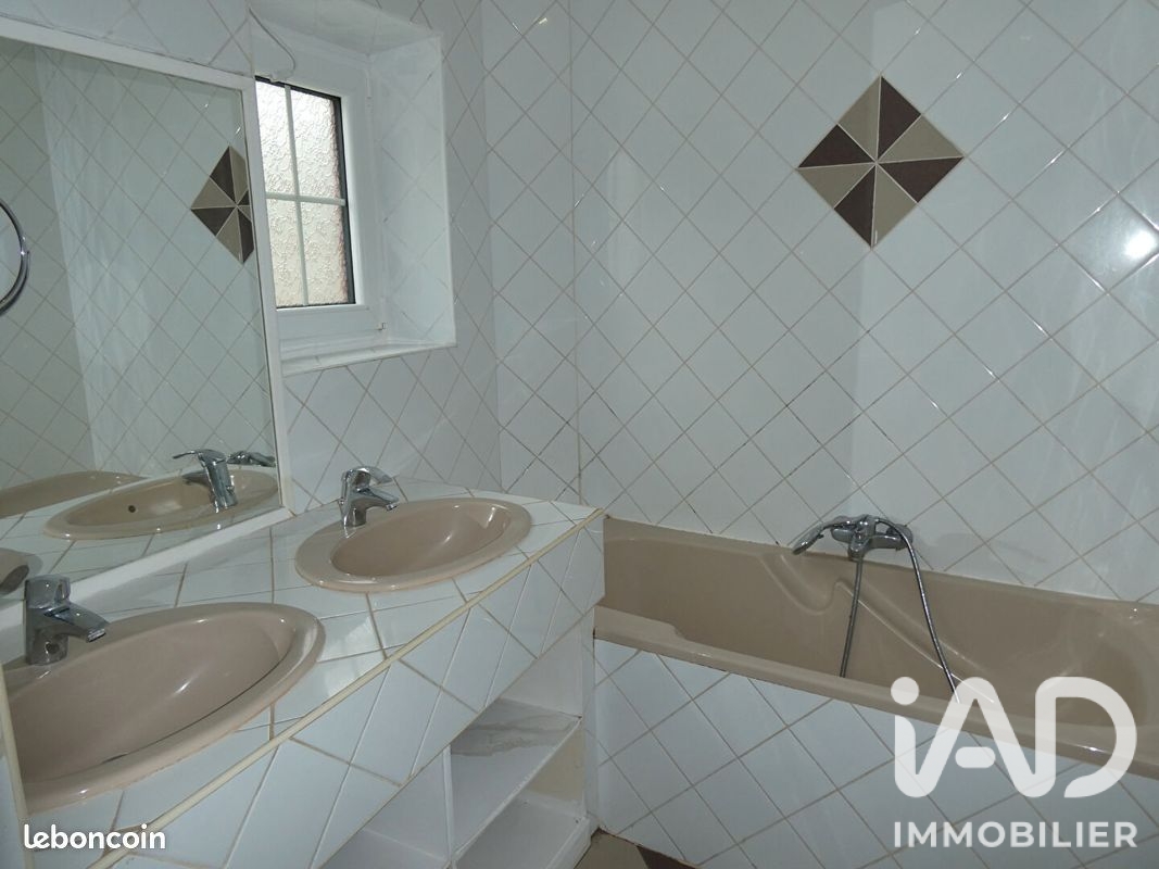Vente maison à Lassay-les-Châteaux (53110) : maison de village 5 pièces 120 m² - 2109522 — 6