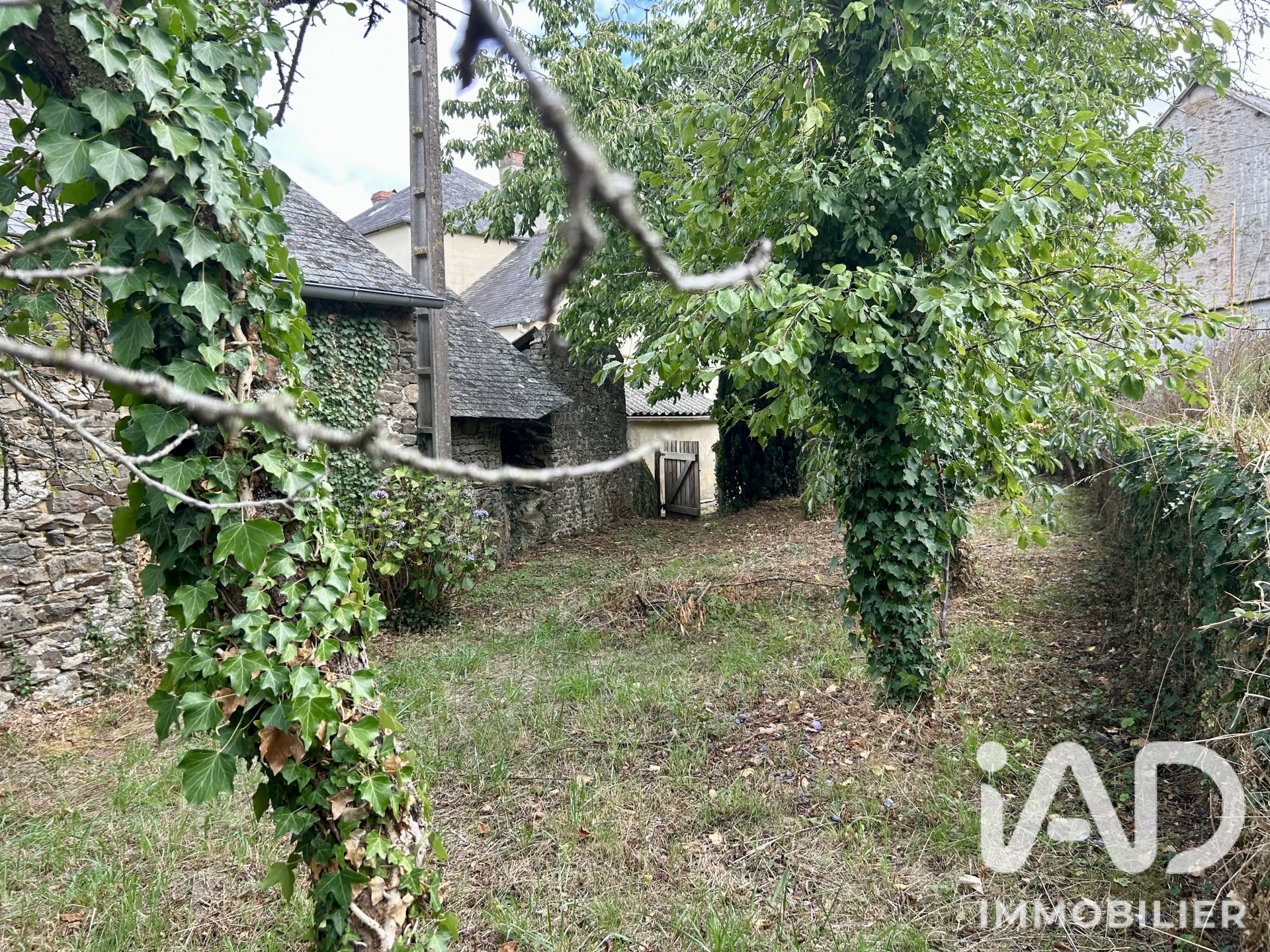 Vente maison à Javron-les-Chapelles (53250) : maison de village 7 pièces 212 m² - 2095902 — 17