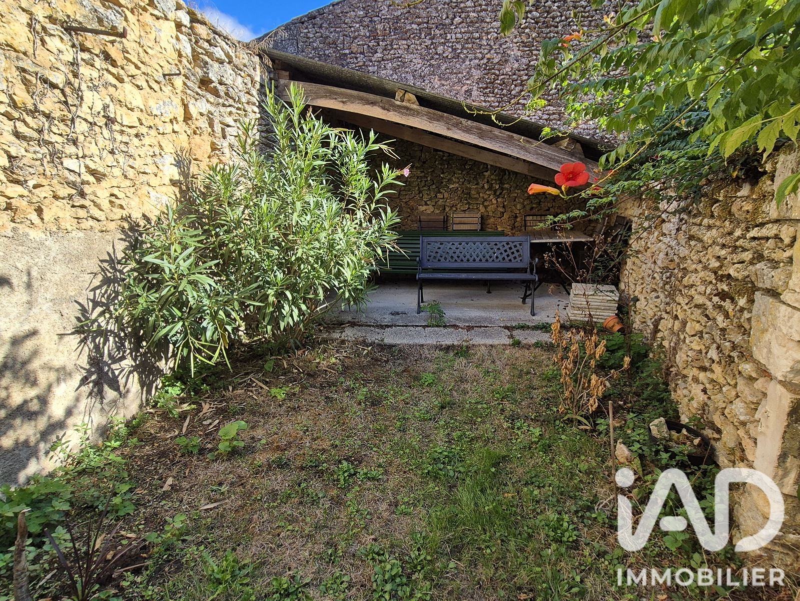 Vente maison à Thénezay (79390) : maison de village 3 pièces 113 m² - 2106000 — 12