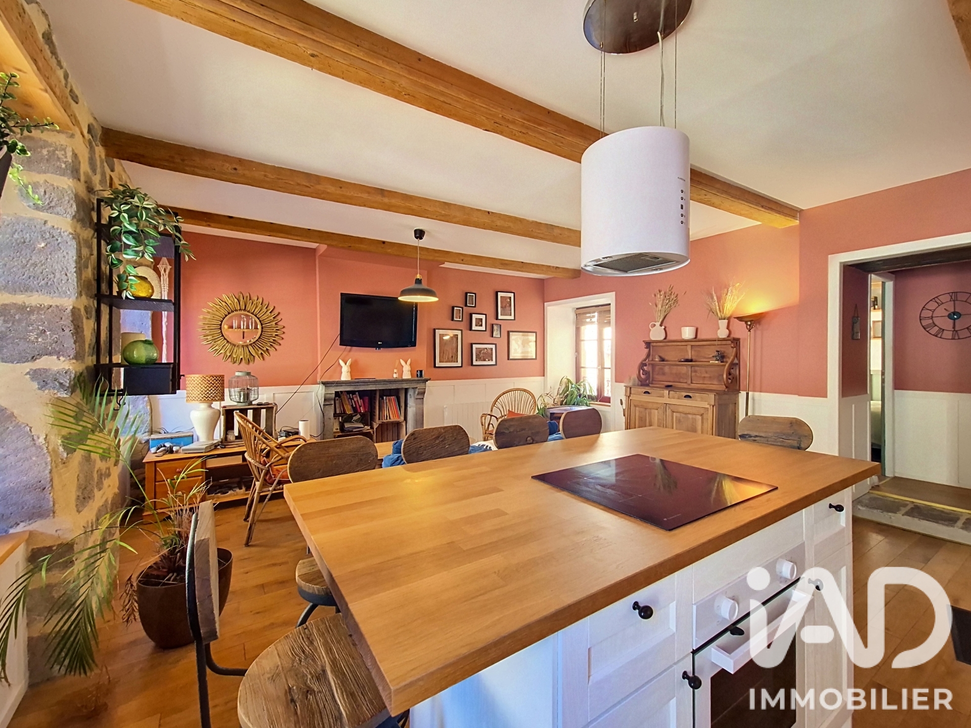 Vente maison à Besse-et-Saint-Anastaise (63610) : maison de village 7 pièces 110 m² - 2081079 — 4