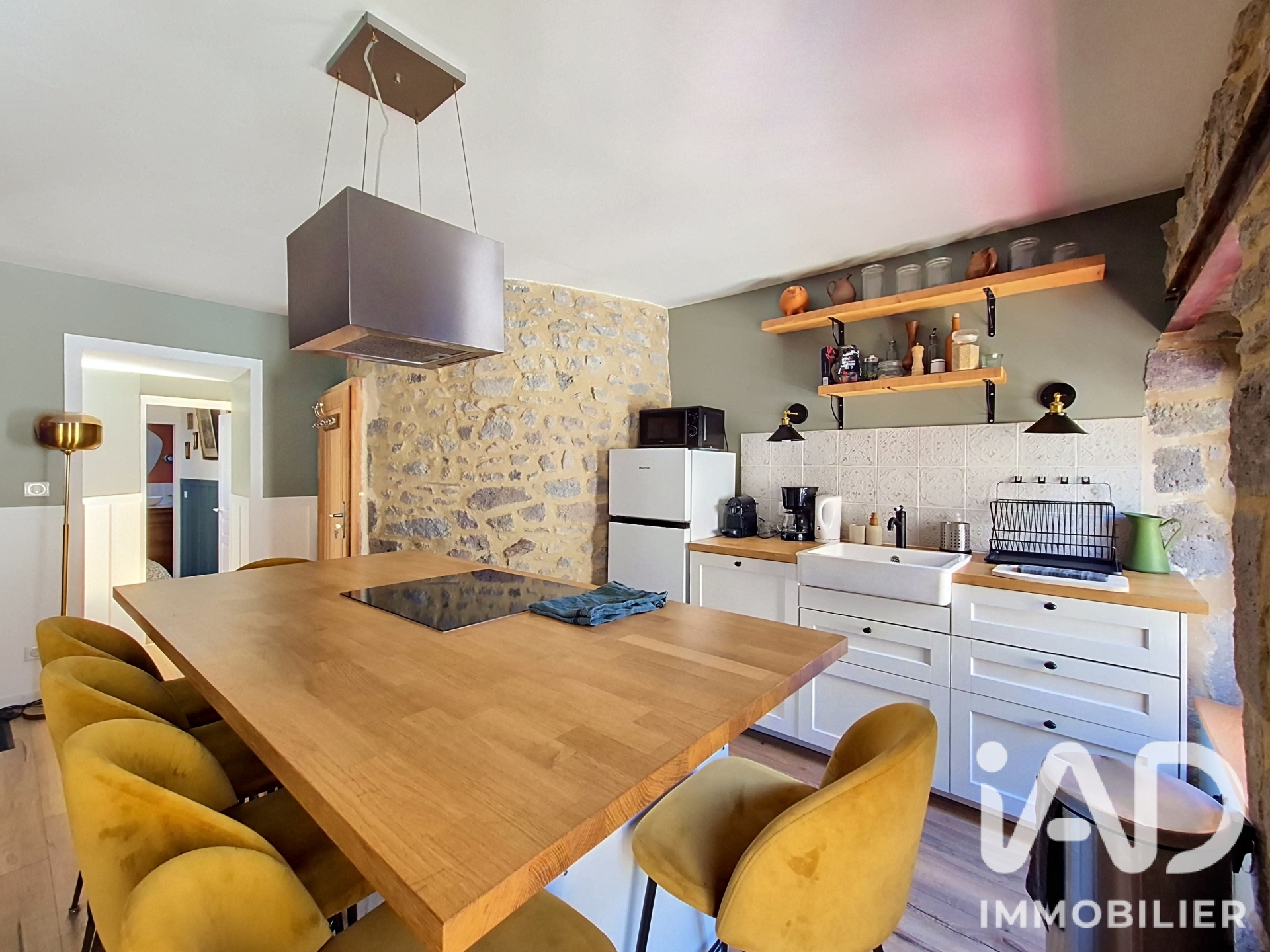 Vente maison à Besse-et-Saint-Anastaise (63610) : maison de village 7 pièces 110 m² - 2081079 — 12