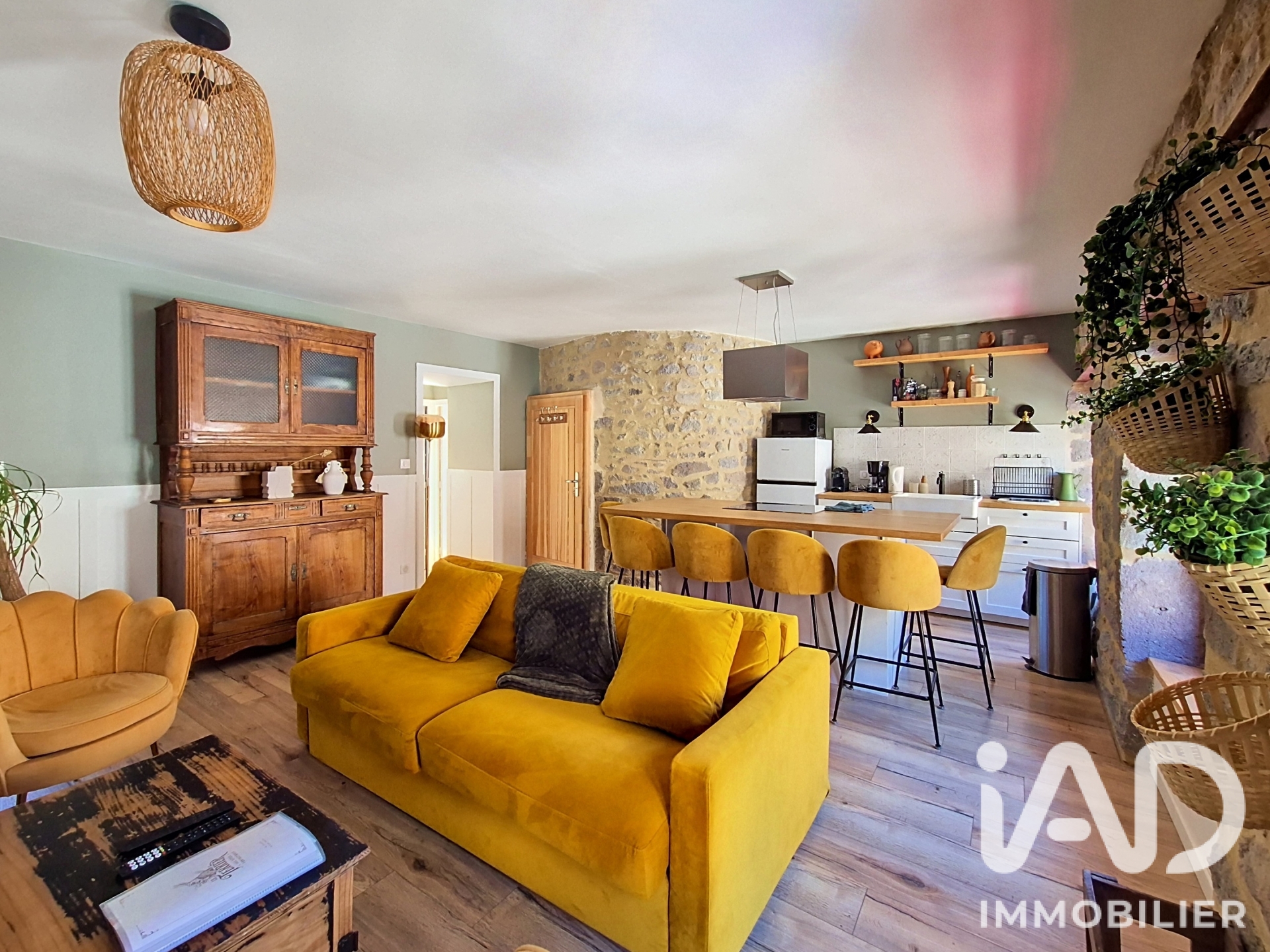 Vente maison à Besse-et-Saint-Anastaise (63610) : maison de village 7 pièces 110 m² - 2081079 — 11