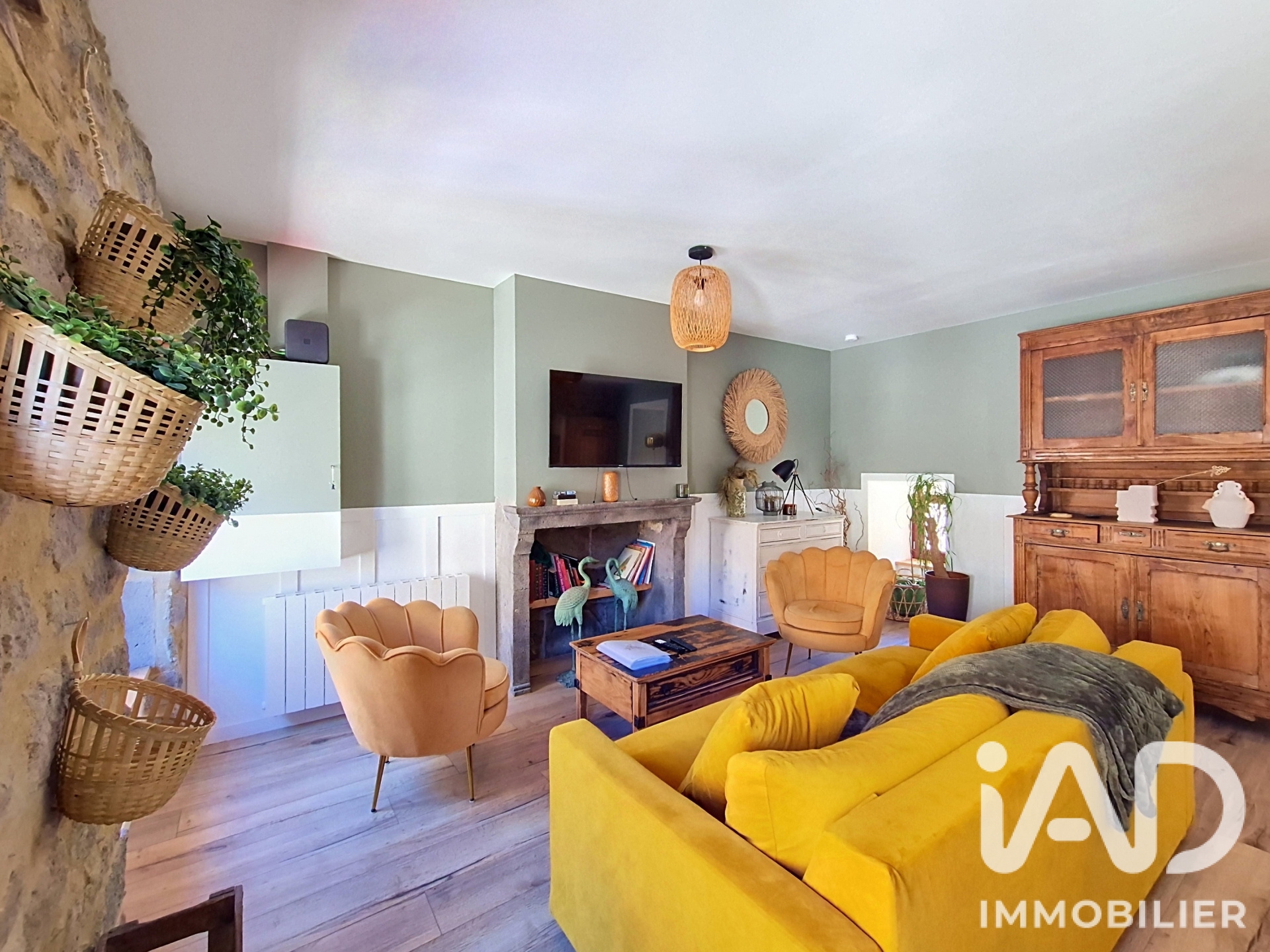 Vente maison à Besse-et-Saint-Anastaise (63610) : maison de village 7 pièces 110 m² - 2081079 — 10