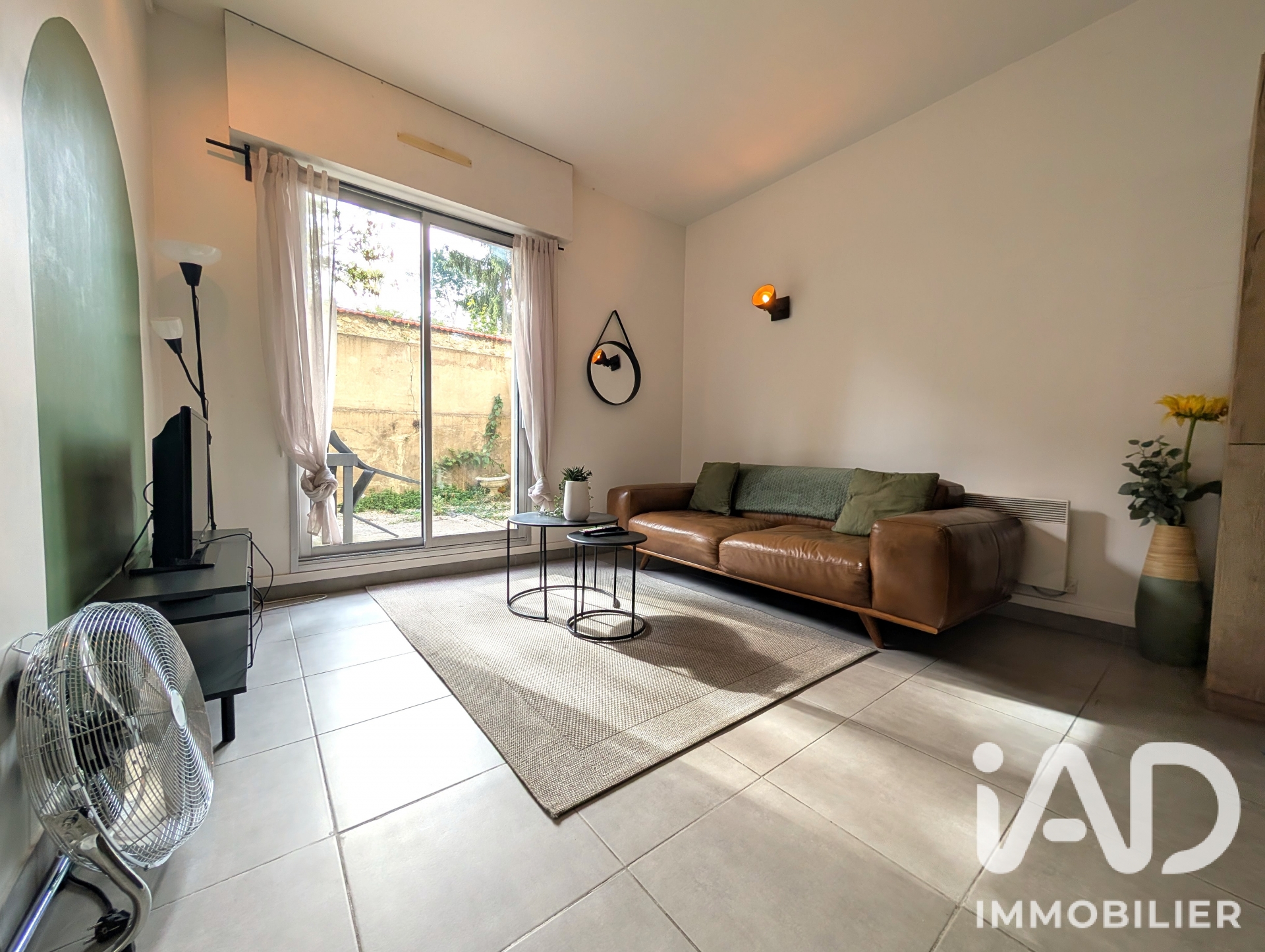 Appartement à vendre à Saint-Thibault-des-Vignes — 214 000 € — IAD France