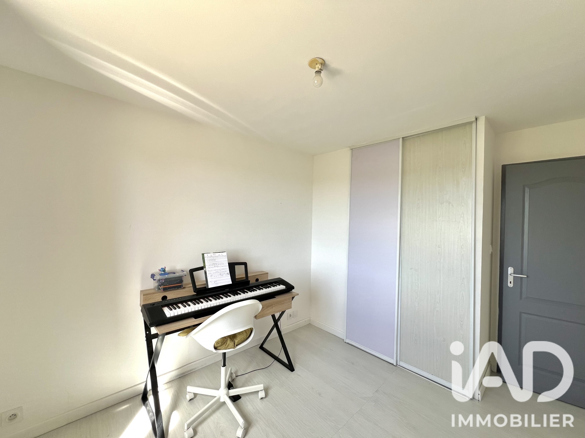 Vente maison à Suze-la-Rousse (26790) : maison traditionnelle 6 pièces 125 m² - 2105867 — 15