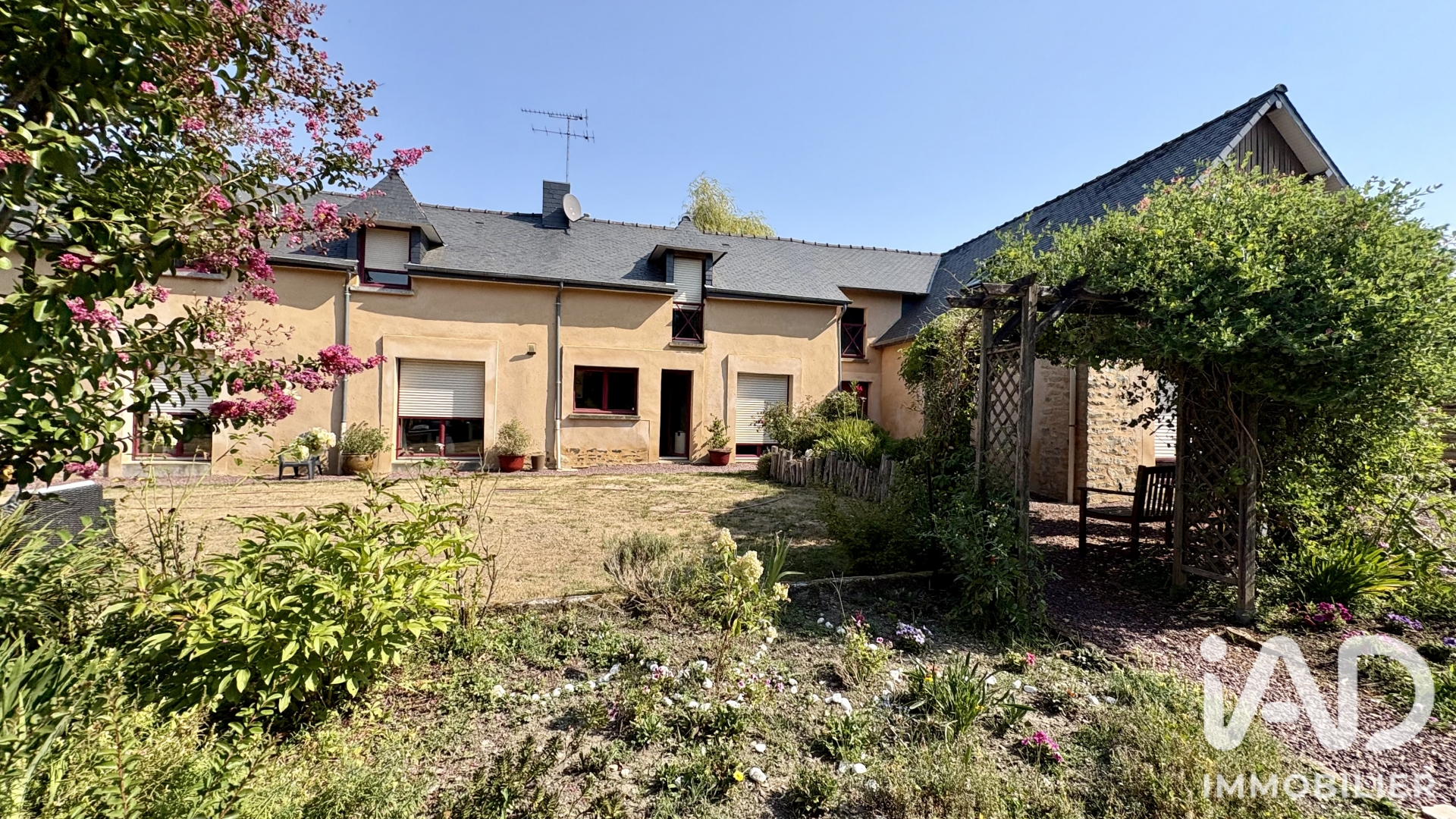 Maison à vendre à Betton — 820 000 € — IAD France