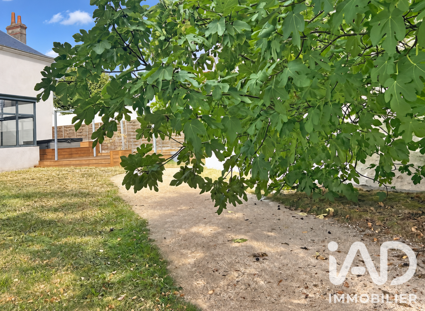Maison à vendre à Beaugency — 325 000 € — IAD France