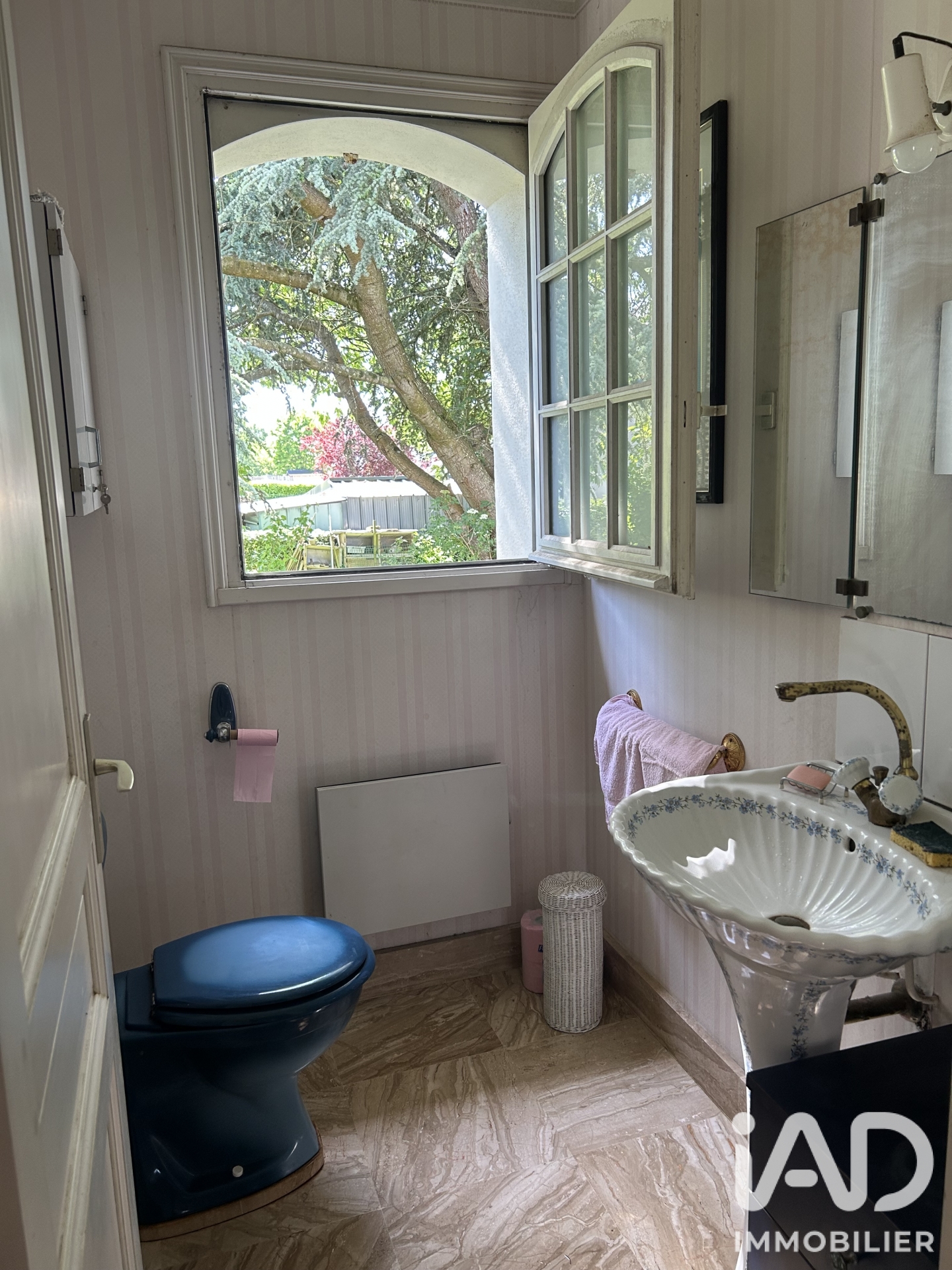 Vente maison à Ploumagoar (22970) : maison de ville 8 pièces 214 m² - 2106746 — 12