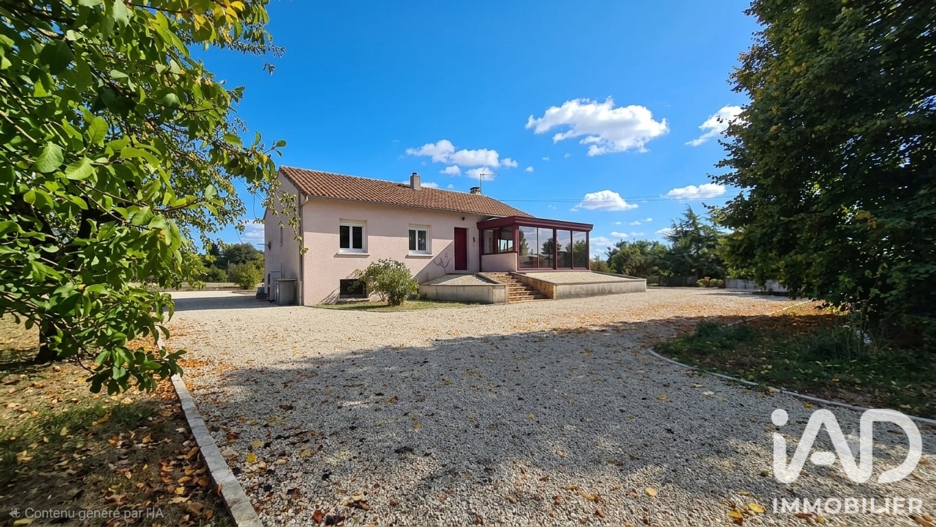 Maison à vendre à Jaunay-Marigny — 229 990 € — IAD France