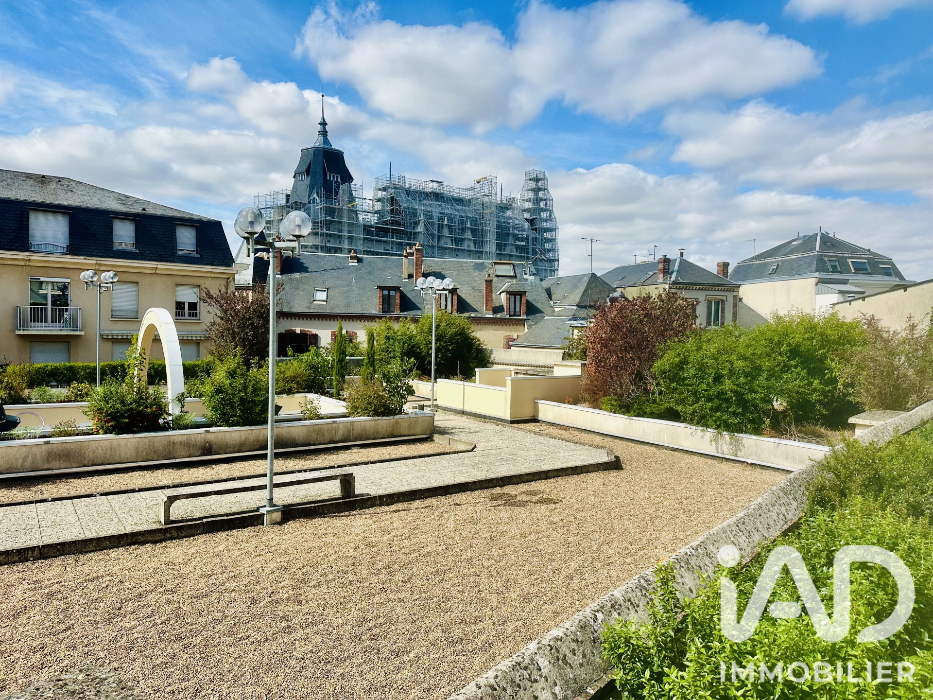 Appartement à vendre à Chartres — 285 000 € — IAD France