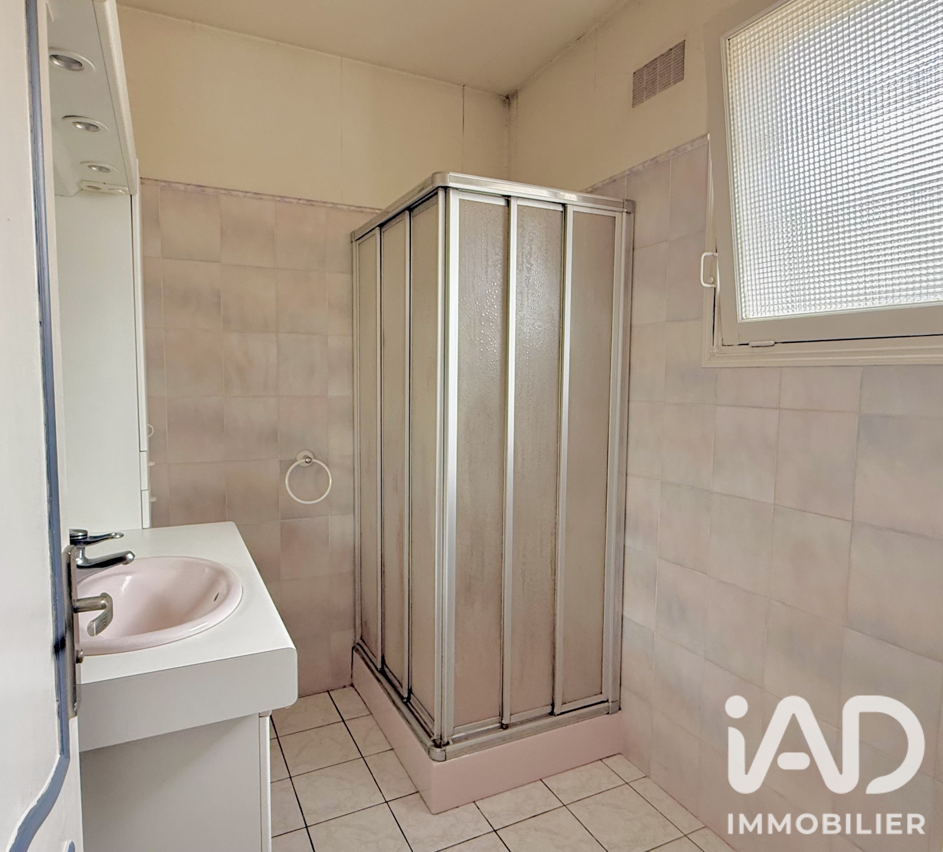Vente maison à Saint-Amand-Montrond (18200) : maison 7 pièces 175 m² - 2091862 — 10