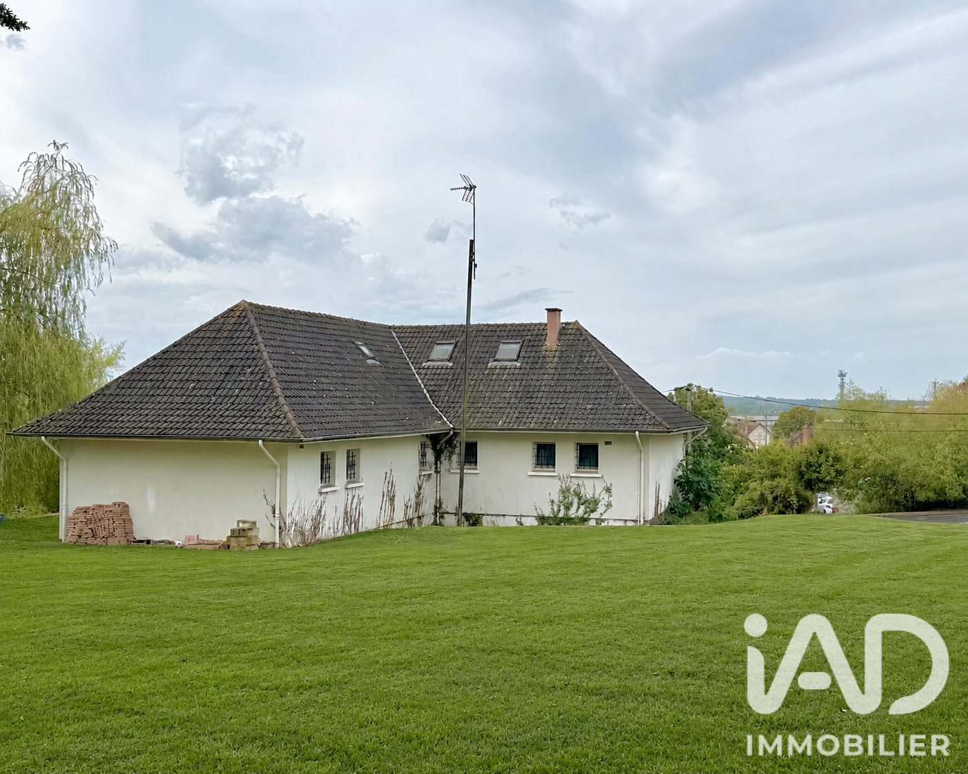 Vente maison à Saint-Amand-Montrond (18200) : maison 7 pièces 175 m² - 2091862 — 14