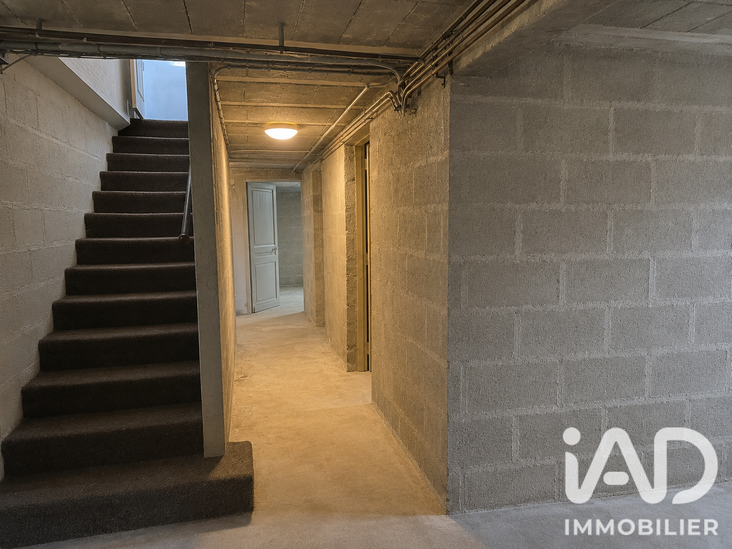 Vente maison à Saint-Amand-Montrond (18200) : maison 7 pièces 175 m² - 2091862 — 19