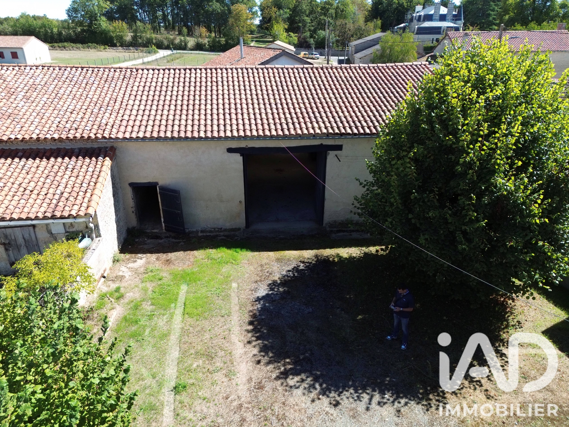 Vente Garage 180 m²