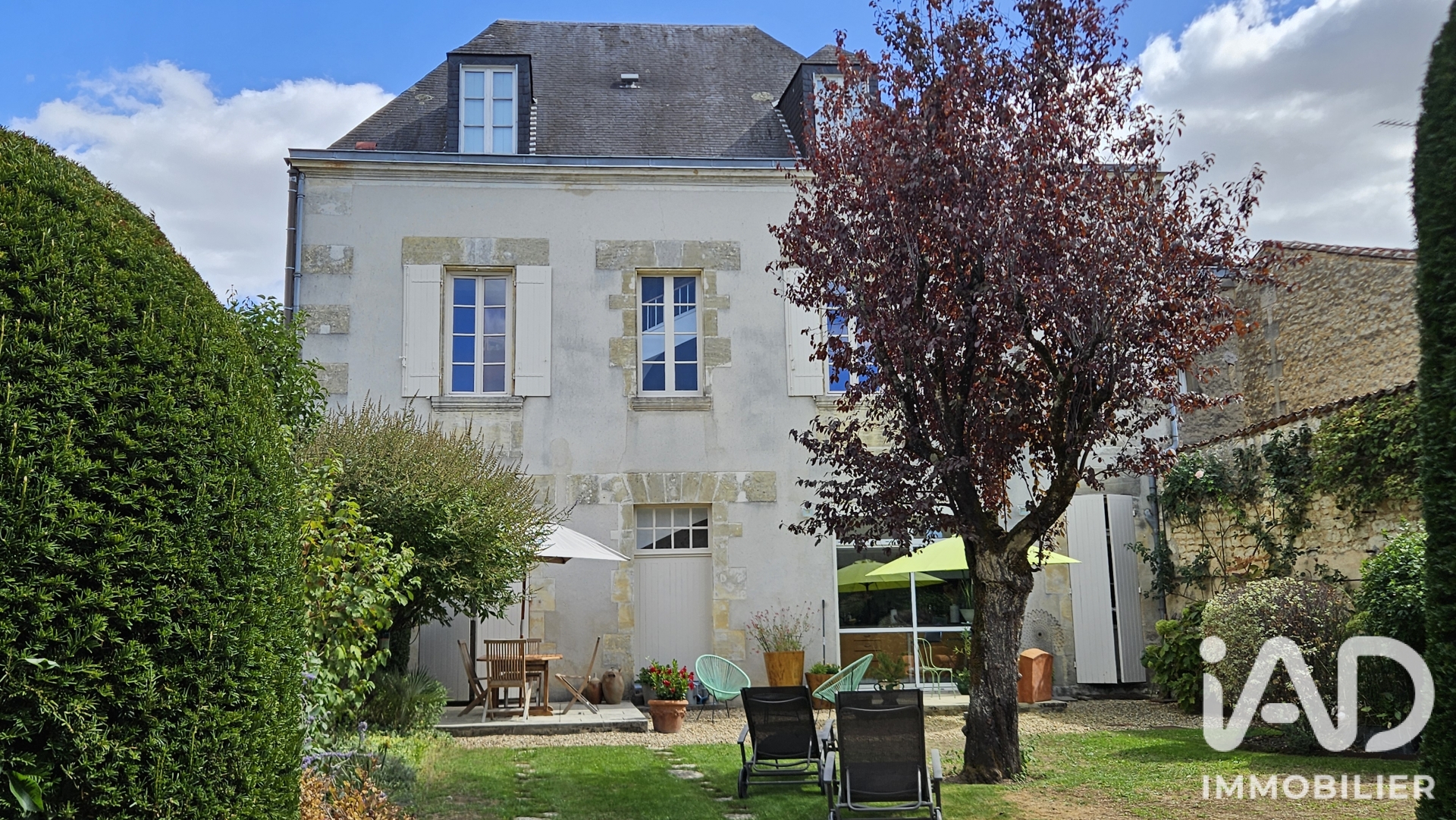 Maison à vendre à Cognac — 699 000 € — IAD France