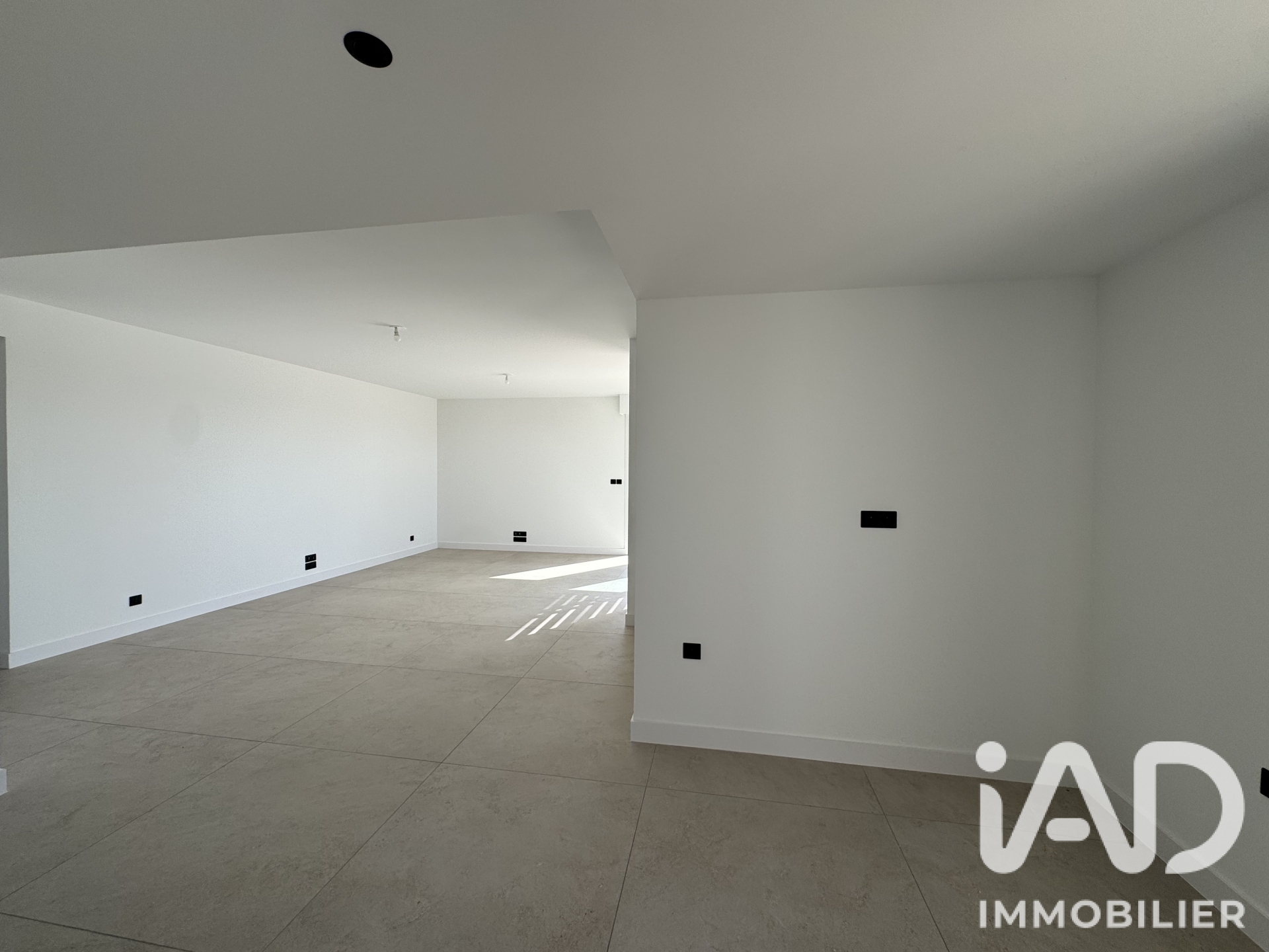 Vente appartement à Castries (34160) : appartement 3 pièces 96 m² - 2104906 — 4