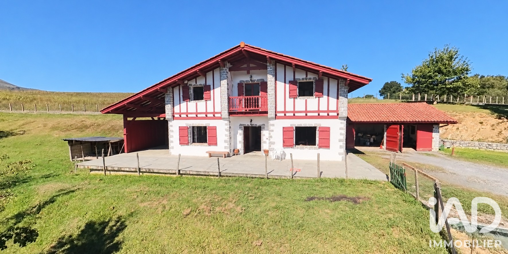 Maison à vendre à Louhossoa — 890 000 € — IAD France