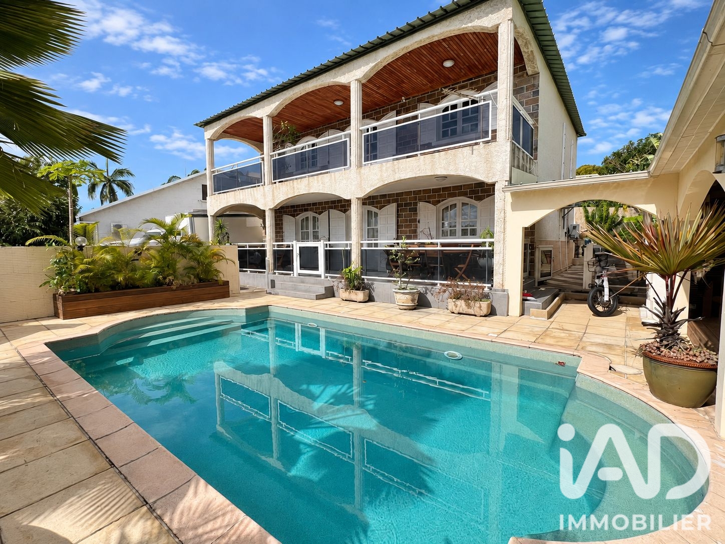 Maison à vendre à La Possession — 645 000 € — IAD France
