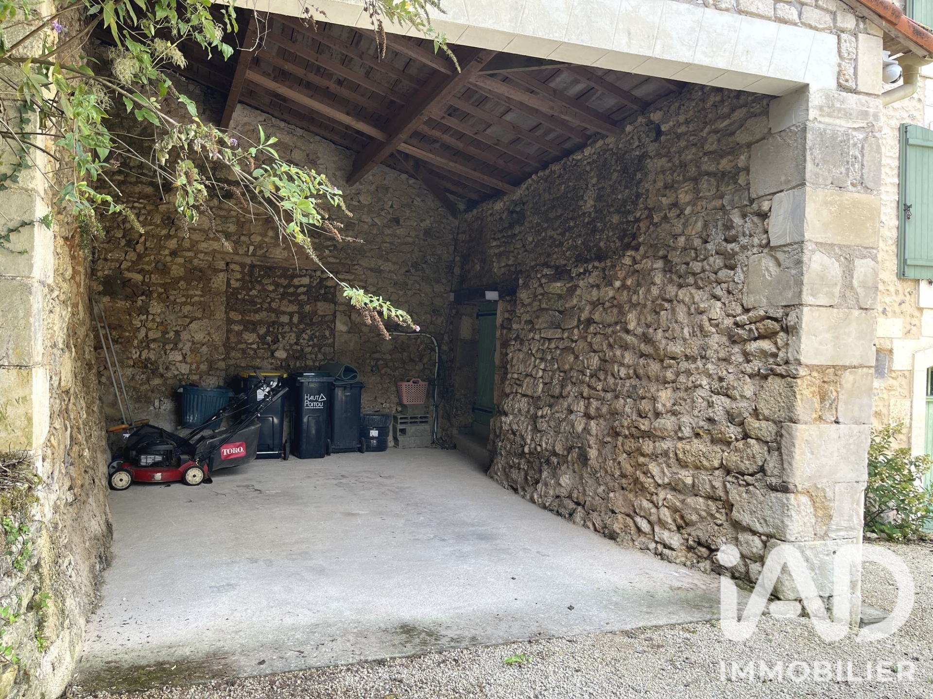 Vente maison à Quinçay (86190) : maison 6 pièces 212 m² - 2106659 — 23