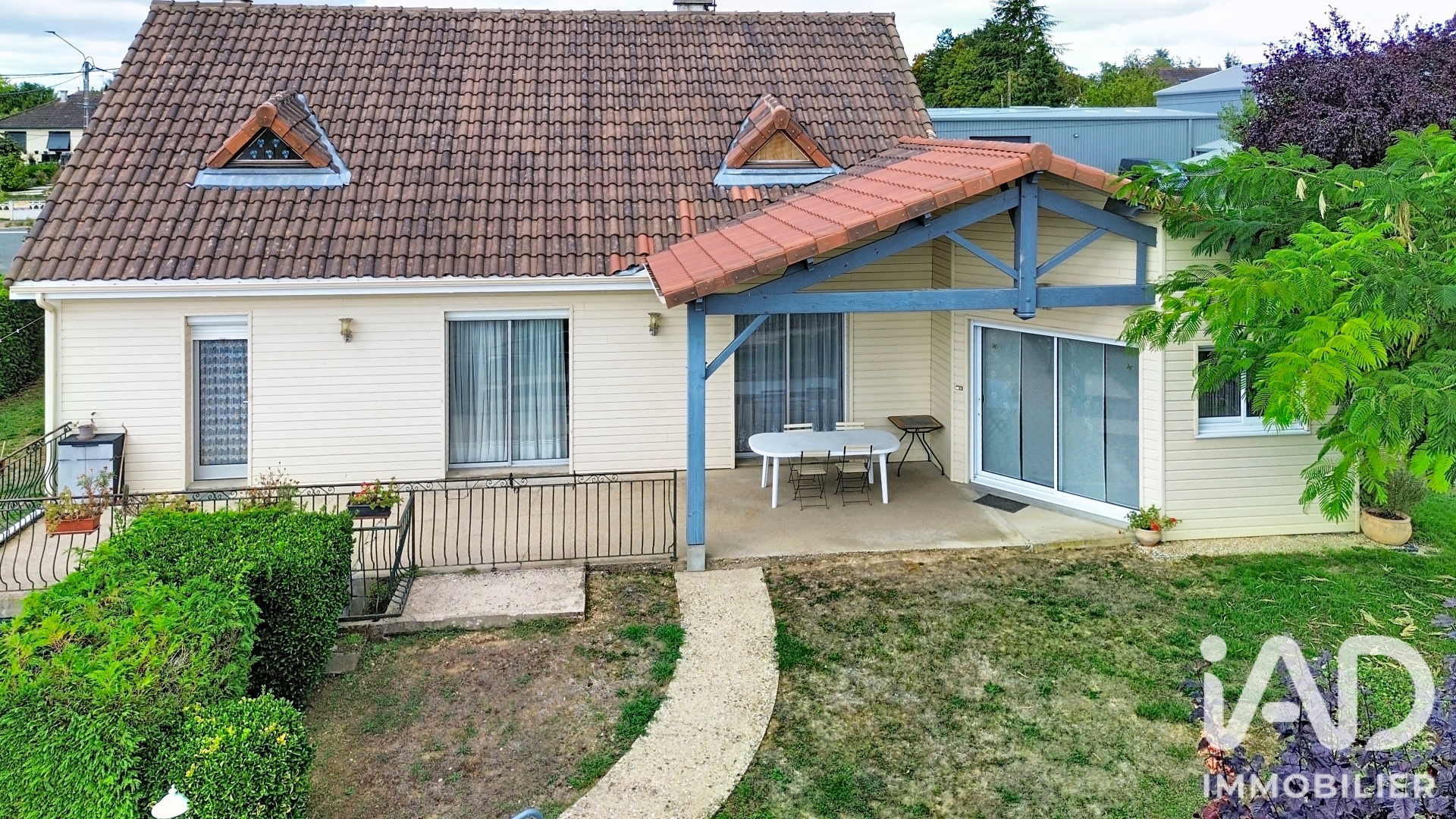 Vente maison à Vouillé (86190) : maison 7 pièces 169 m² - 2110847 — 24