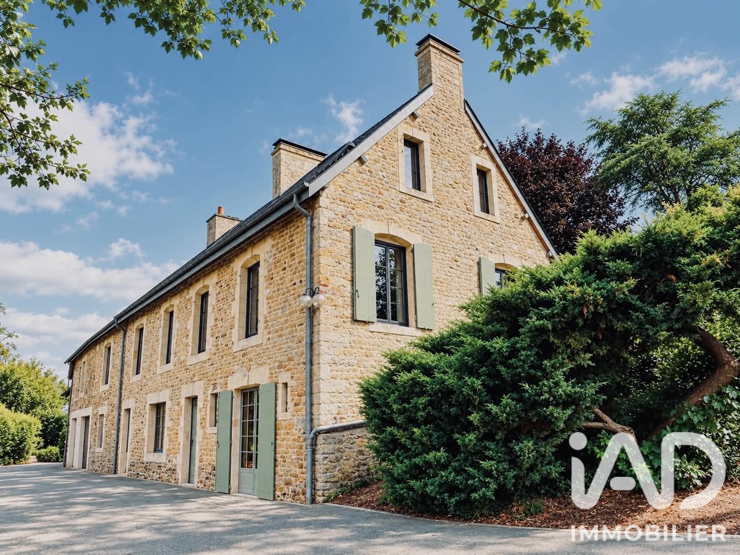 Maison à vendre à Vieux — 890 000 € — IAD France