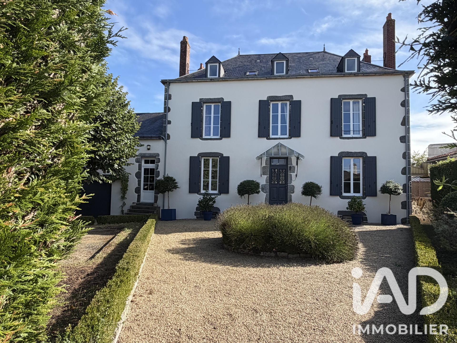 Maison à vendre à Moncoutant — 310 000 € — IAD France