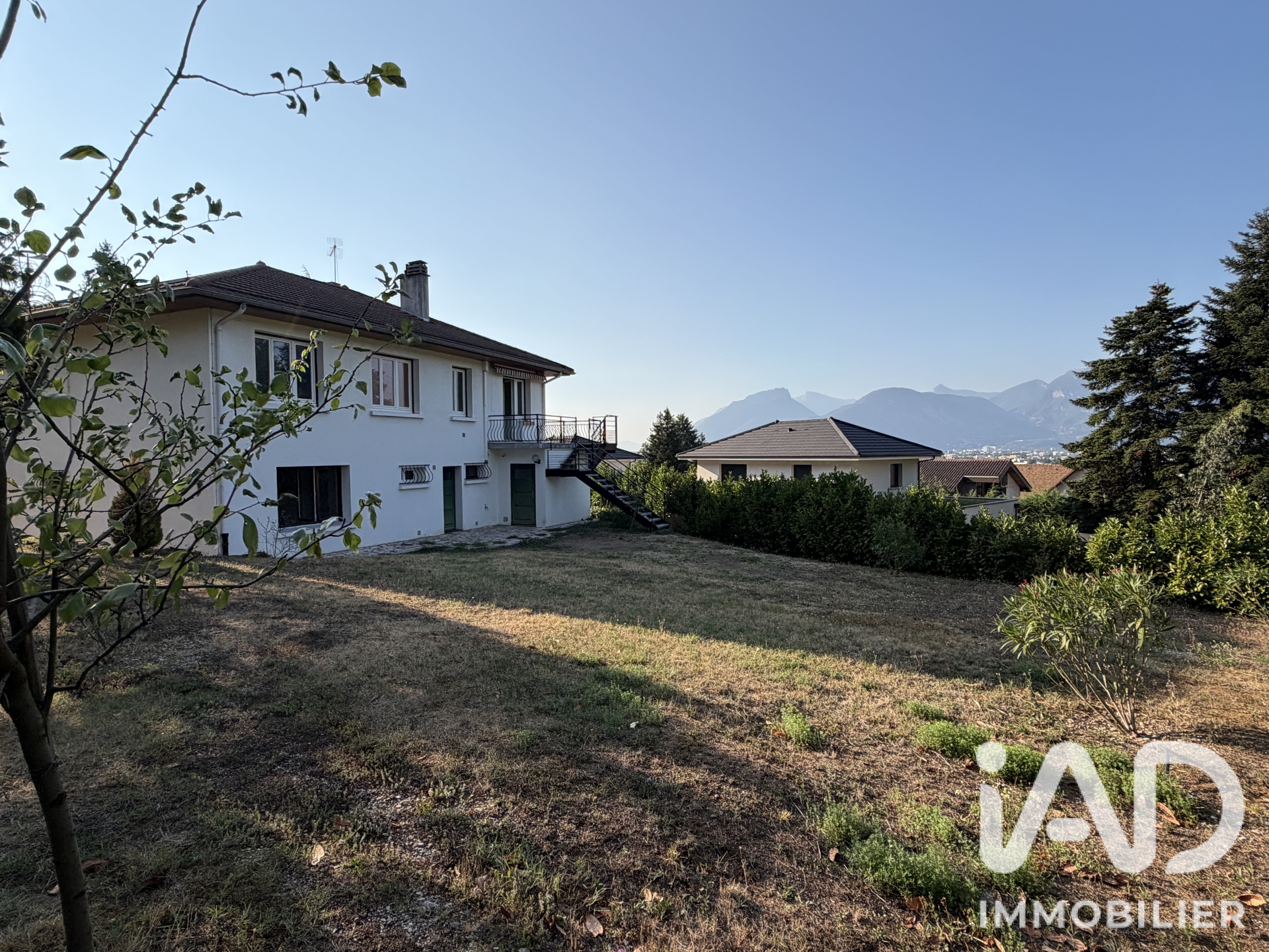 Maison à vendre à Bresson — 599 000 € — IAD France