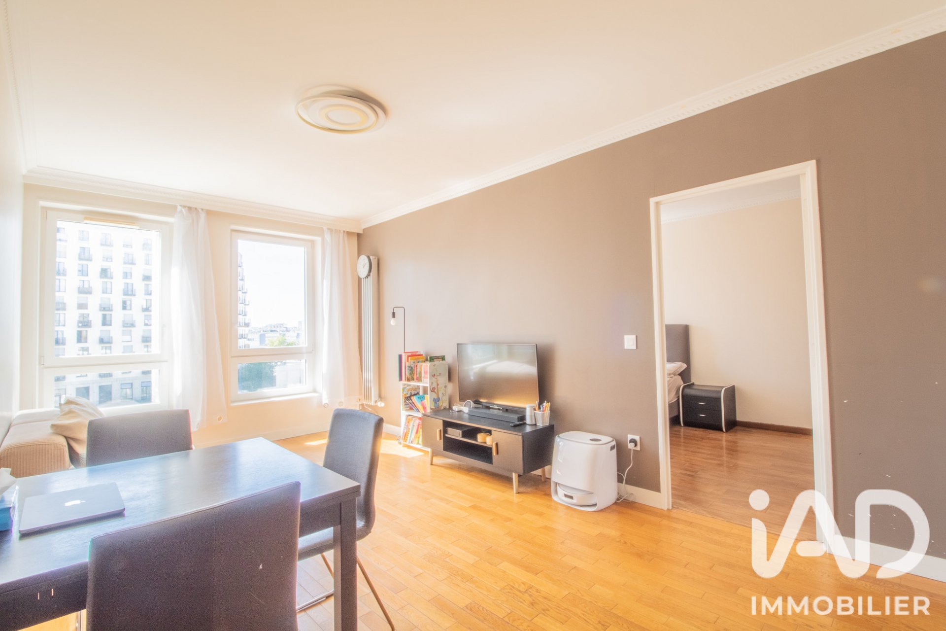 Appartement à vendre à Paris — 579 000 € — IAD France