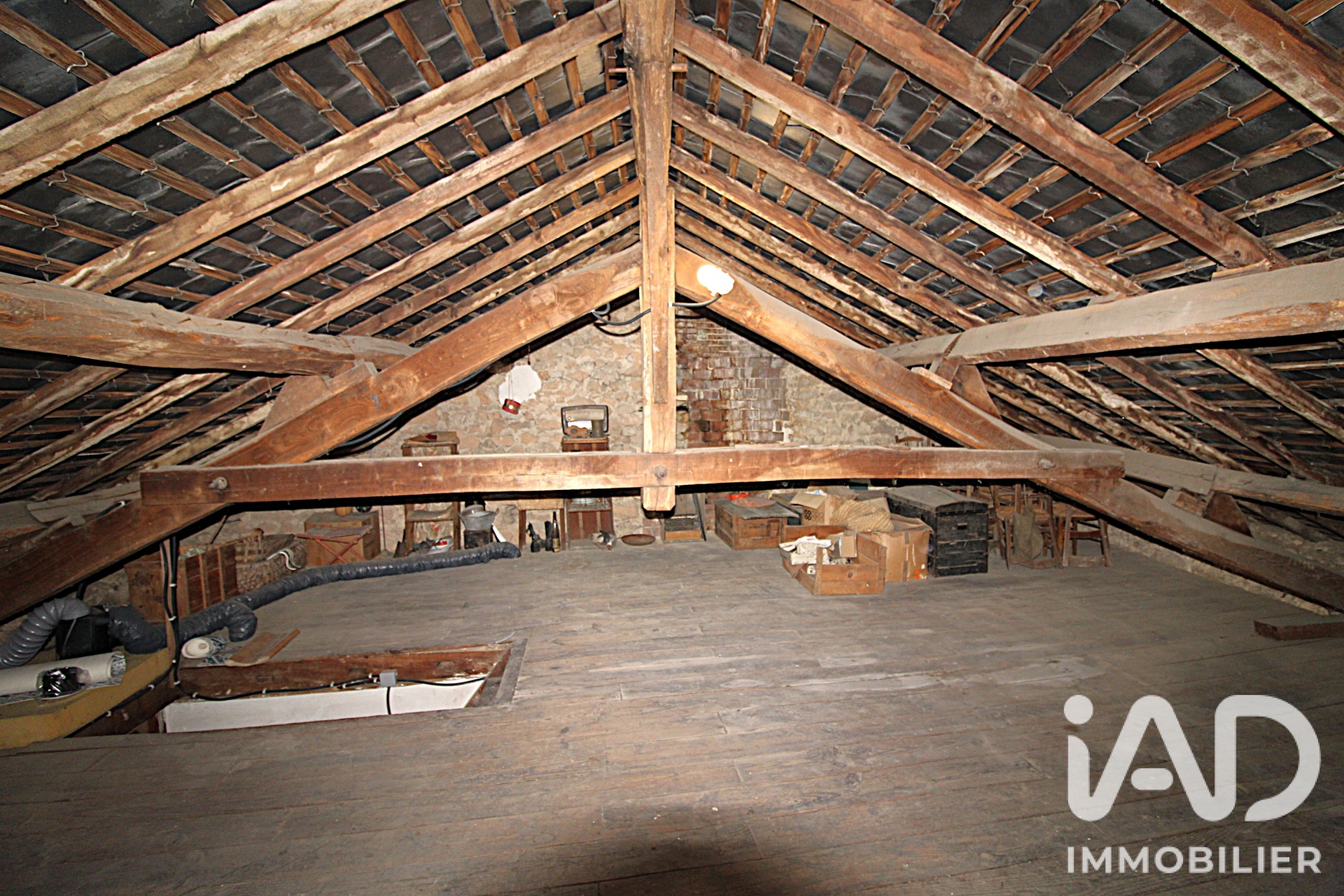 Vente maison à Châtelus-le-Marcheix (23430) : maison de village 7 pièces 110 m² - 2103957 — 24