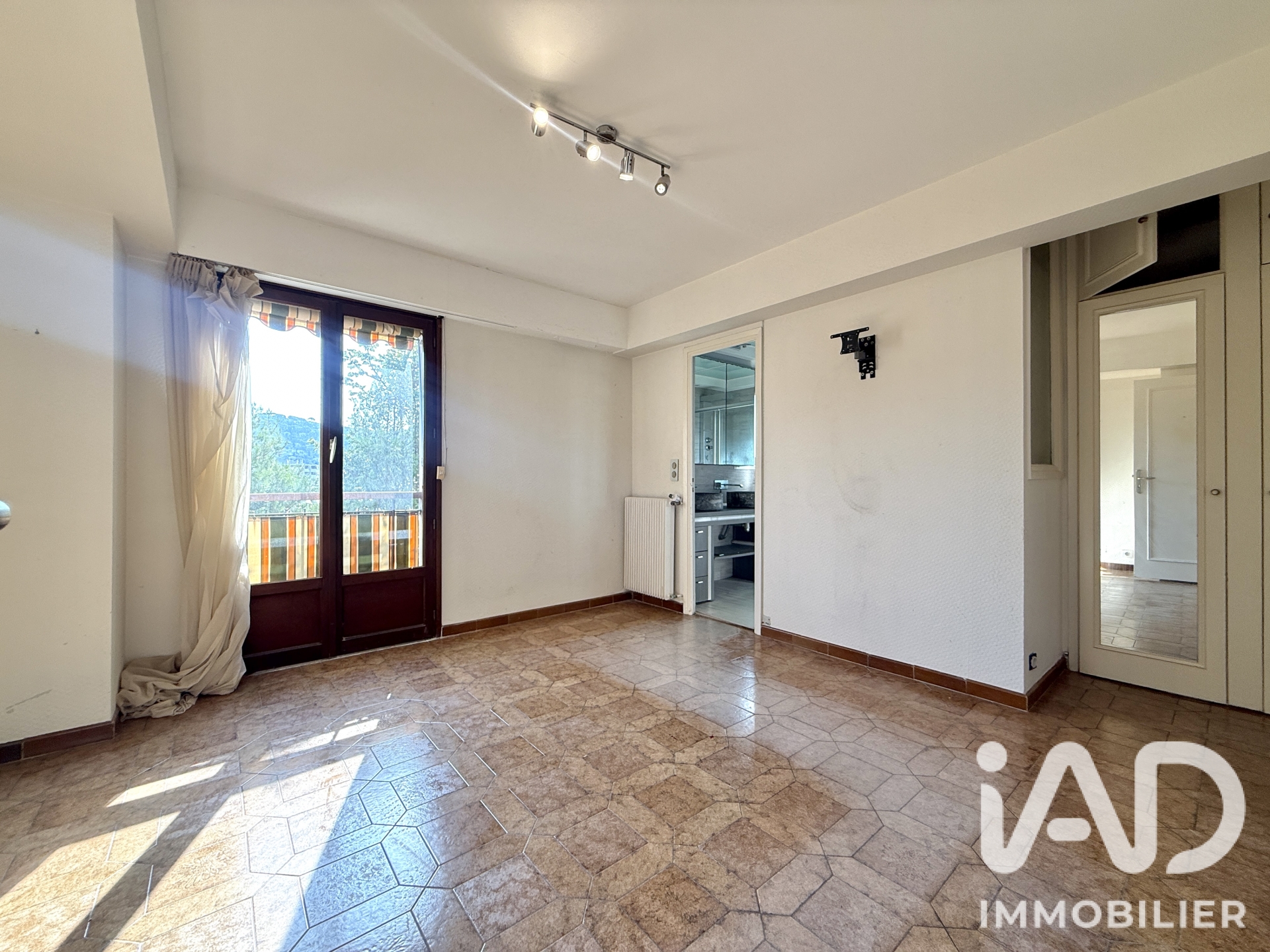Vente appartement à Le Cannet (06110) : appartement 4 pièces 100 m² - 2110398 — 21