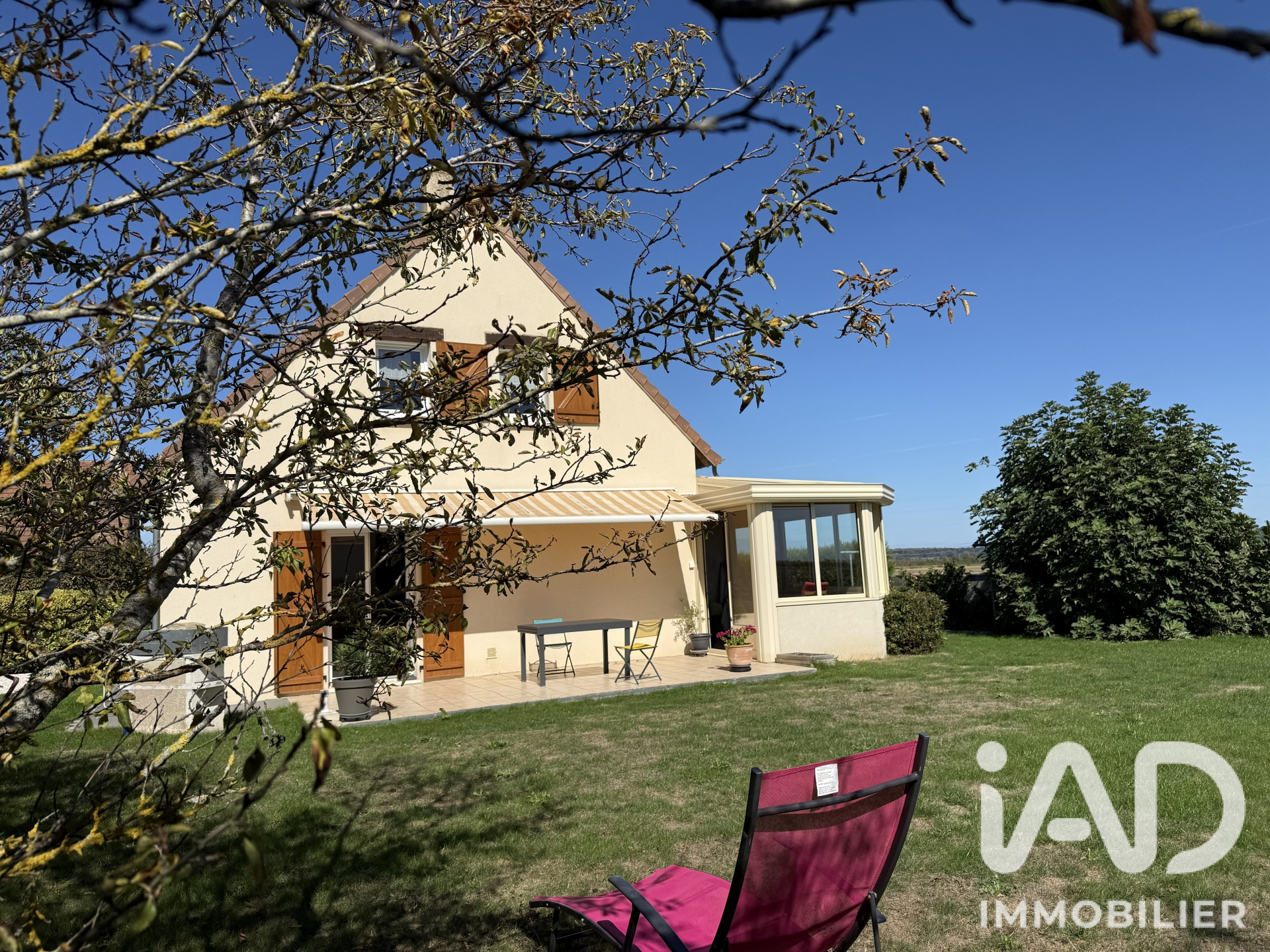 Maison à vendre à Hérouvillette — 299 000 € — IAD France